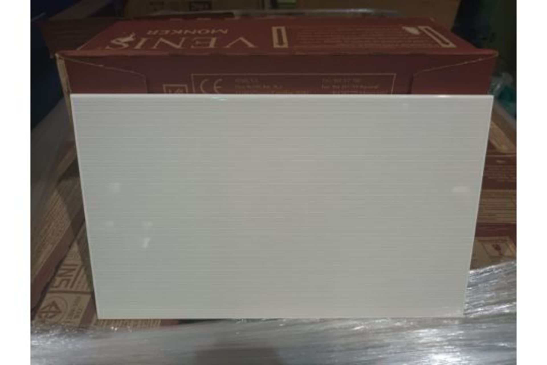 PALLET TO CONTAIN 30 x PACKS OF PORCELANOSA LINE BLANCO WALL TILES. SIZE: 200x333mm. Each box