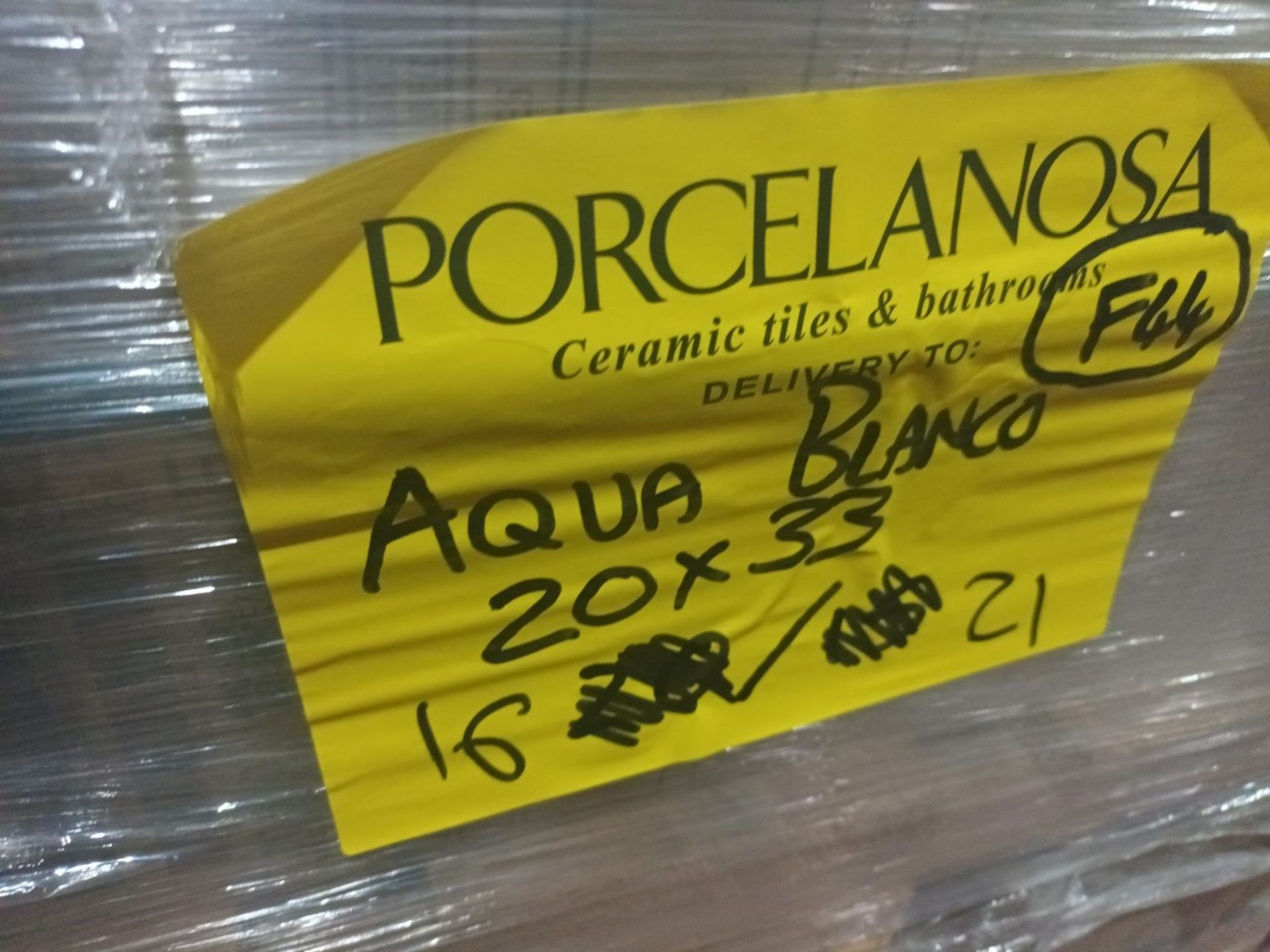 PALLET TO CONTAIN 30 x PACKS OF PORCELANOSA AQUA BLANCO WALL TILES. SIZE: 200x316mm. Each box - Image 4 of 4