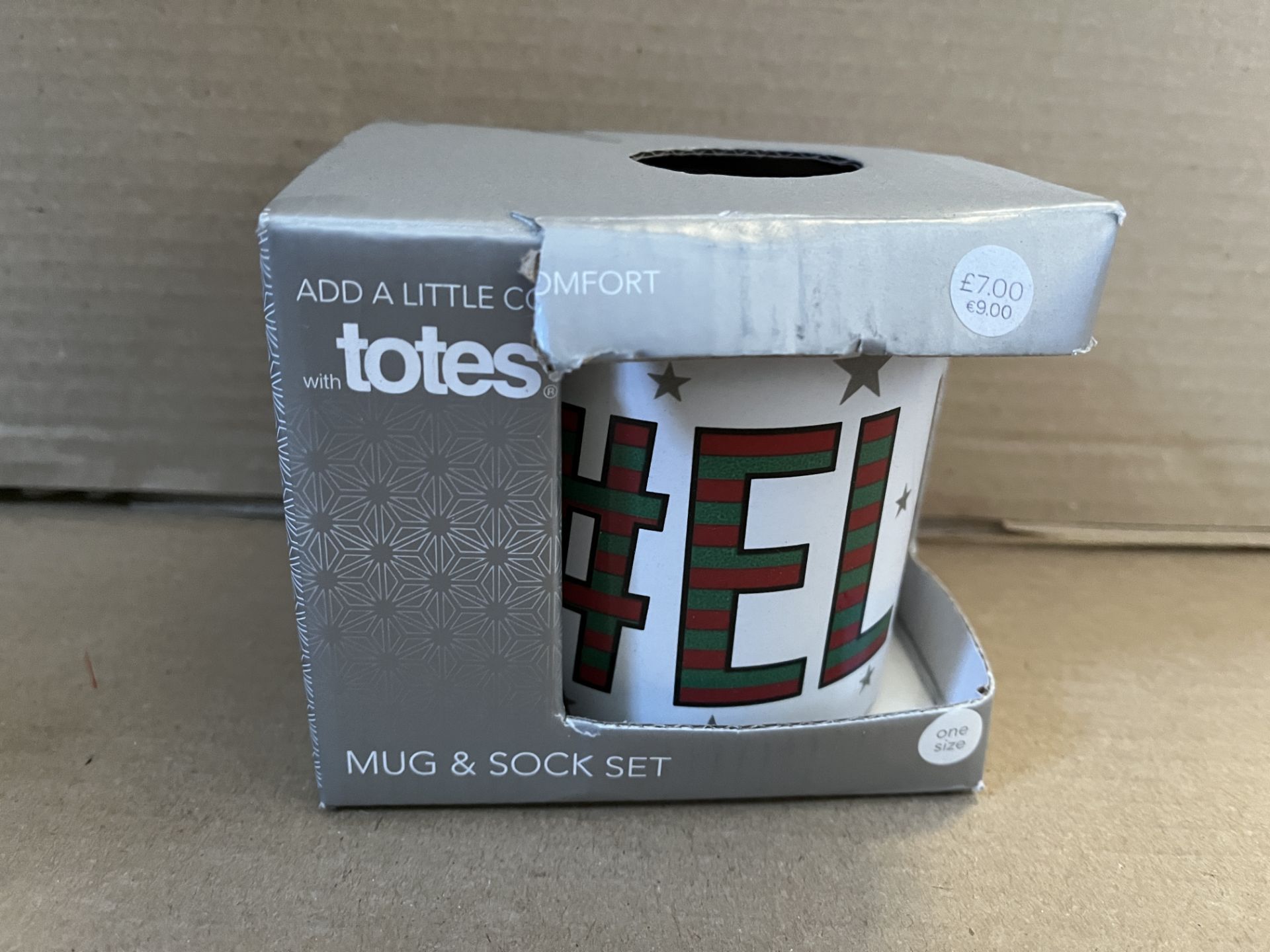 25 X BRAND NEW TOTES MUG AND SOCK SETS S1-12