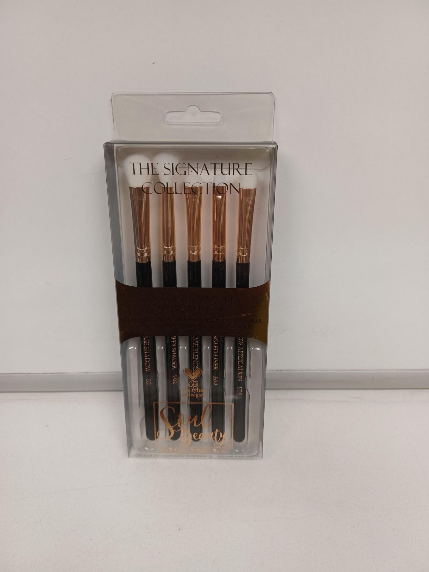 20 X NEW PACKAGED THE SIGNITURE COLLECTION SOUR BEAUTY EYES OF THE SOUL BRUSH SETS. ROW 9