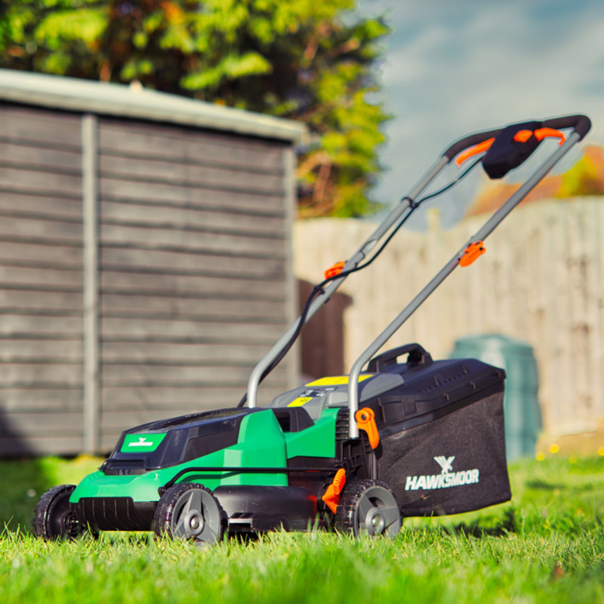 Boxed Hawksmoor 1200W 32cm Electric Lawnmower 230V. Take the hassle out of cutting your grass with - Image 2 of 2