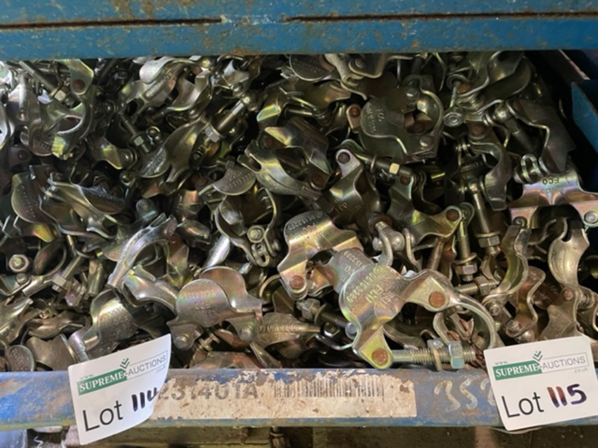 100 SINGLE SCAFFOLD FITTINGS USED ONCE
