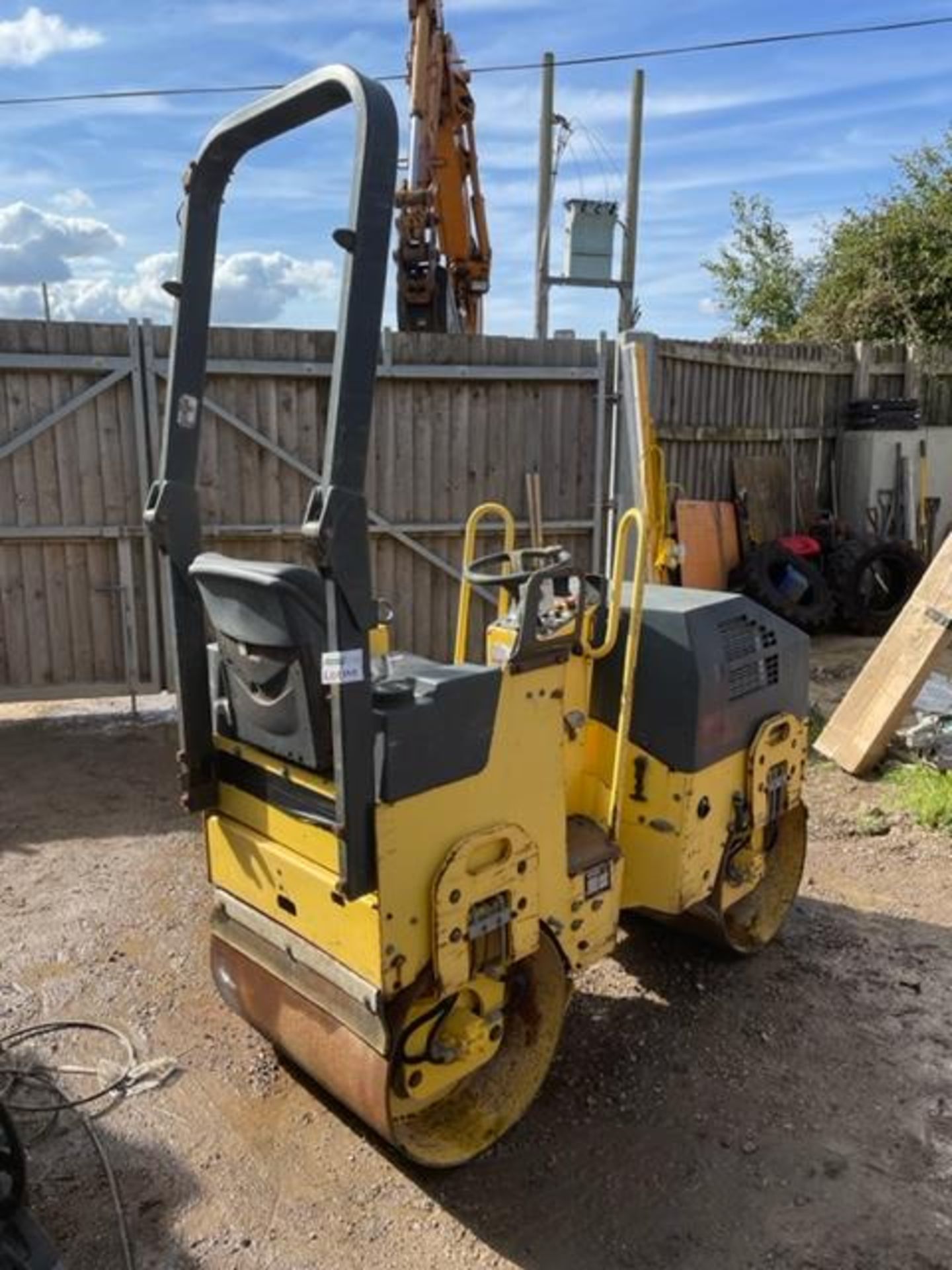 BOMAG 2008 TWIN DRUM ROLLER KUBOTA ENGINE LOW HOURS NEEDS NEW BATTERY & SWITCH ON VIBRATE HANDLE.