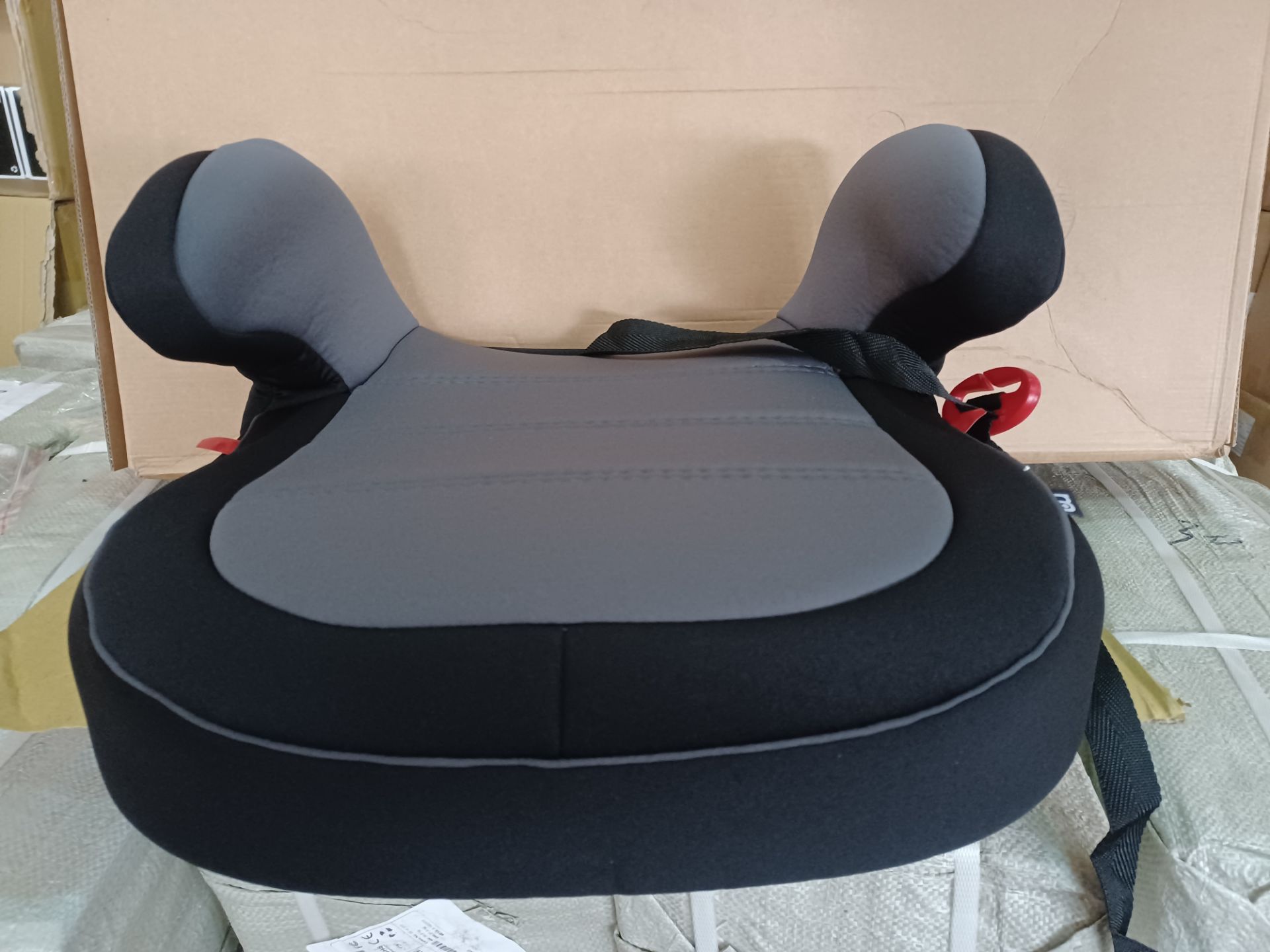 4 X BRAND NEW CHILDS CAR SEAT DREAM BOOSTER BLACK AND GREY R15