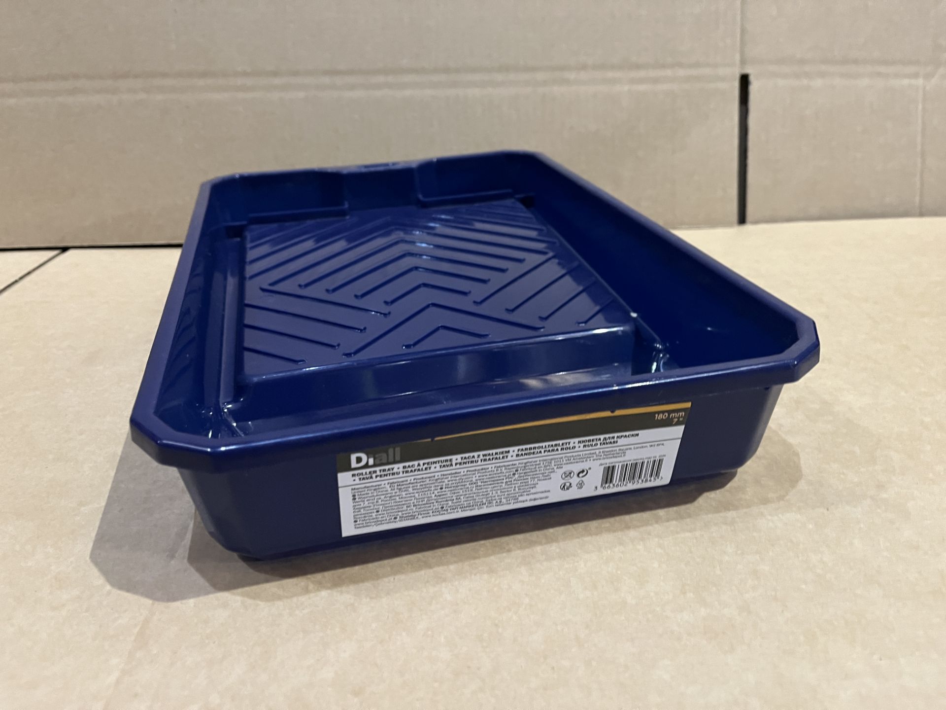 96 X BRAND NEW 180MM PAINT TRAYS R9