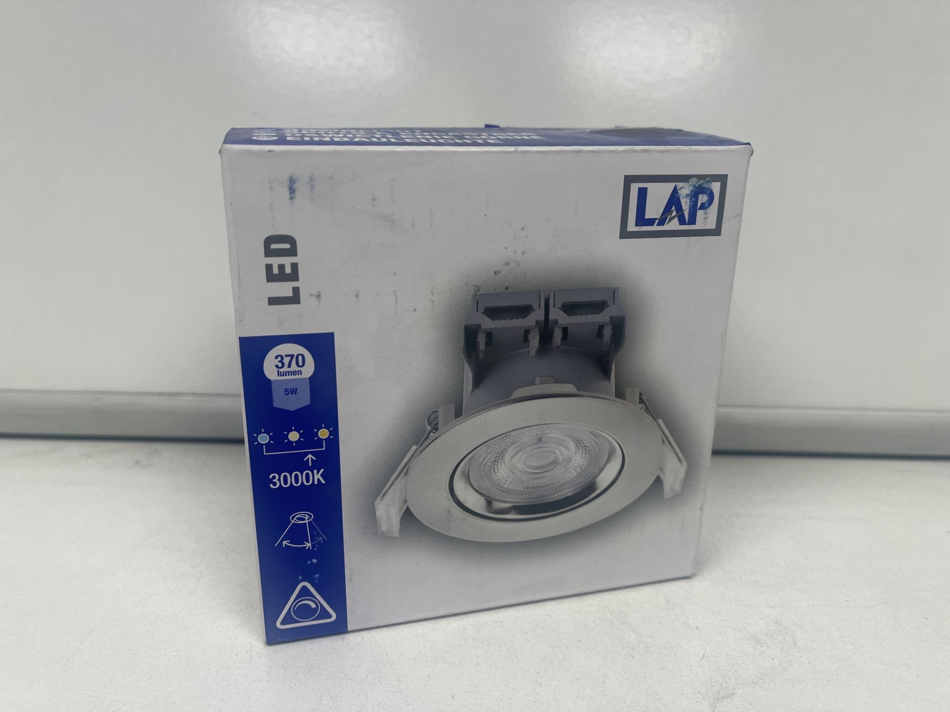100 X NEW BOXED LAP LED WHITE DOWNLIGHTS. ROTATABLE. 500 LUMEN. 5.5W. 3000K. 20,000 HOURS LIFE. (ROW