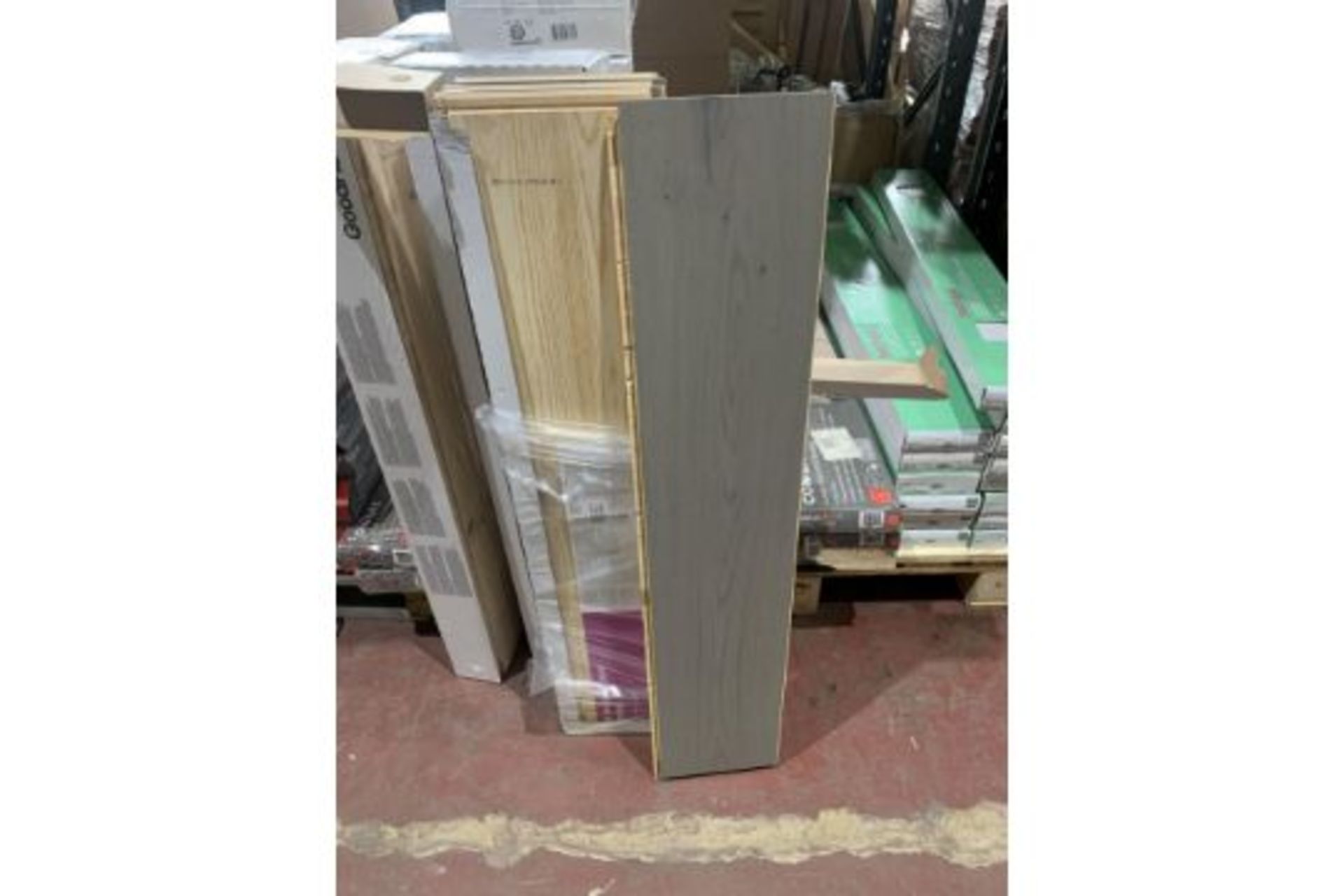 10 PACKS OF Marapi Grey Laminate Flooring, EACH PACK CONTAINS 1.74m2, GIVING THIS LOT A COMBINED