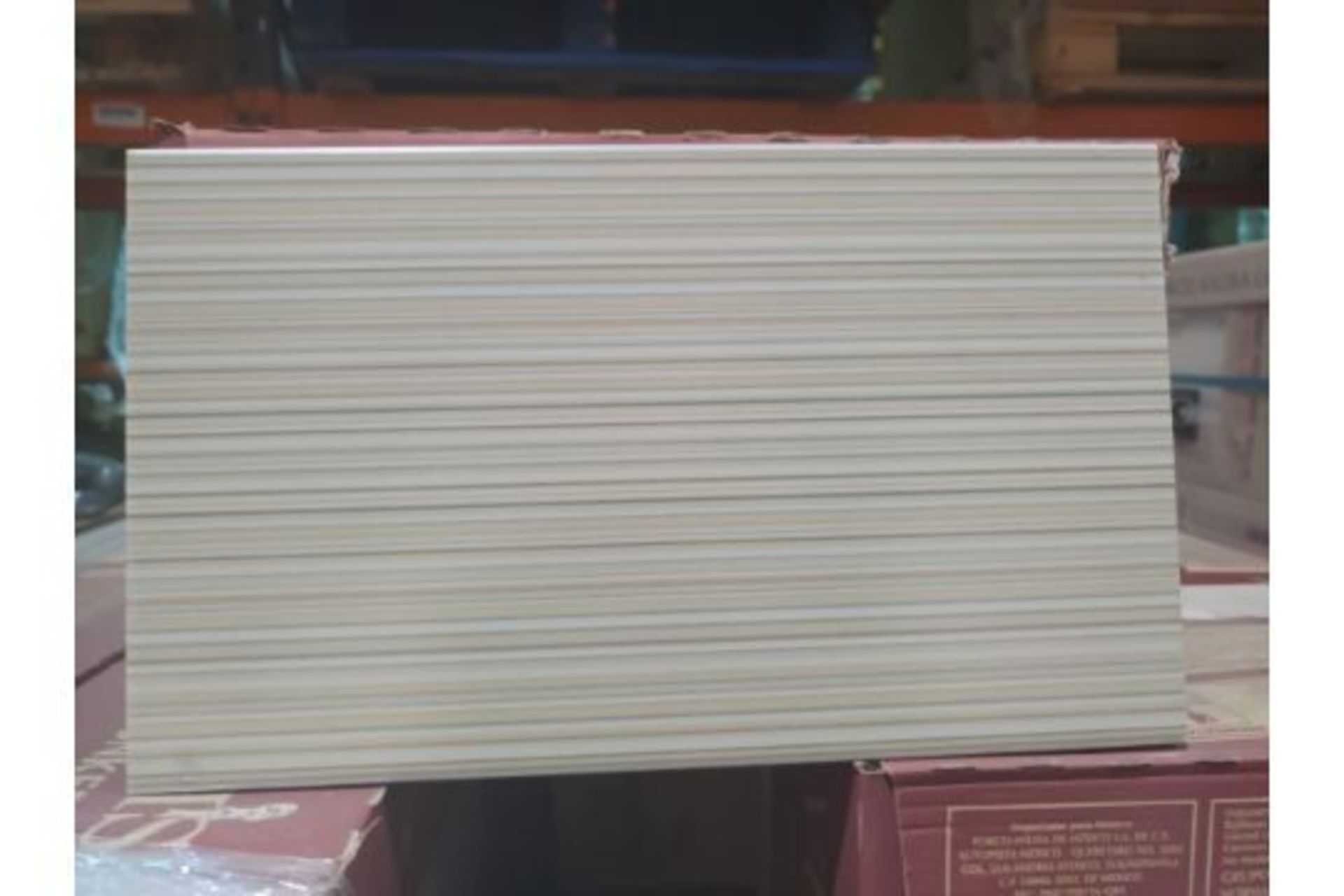 10 x PACKS OF PORCELANOSA PARK LINEA COLOR THREADS WALL TILES. SIZE: 200x316mm. Each box contains