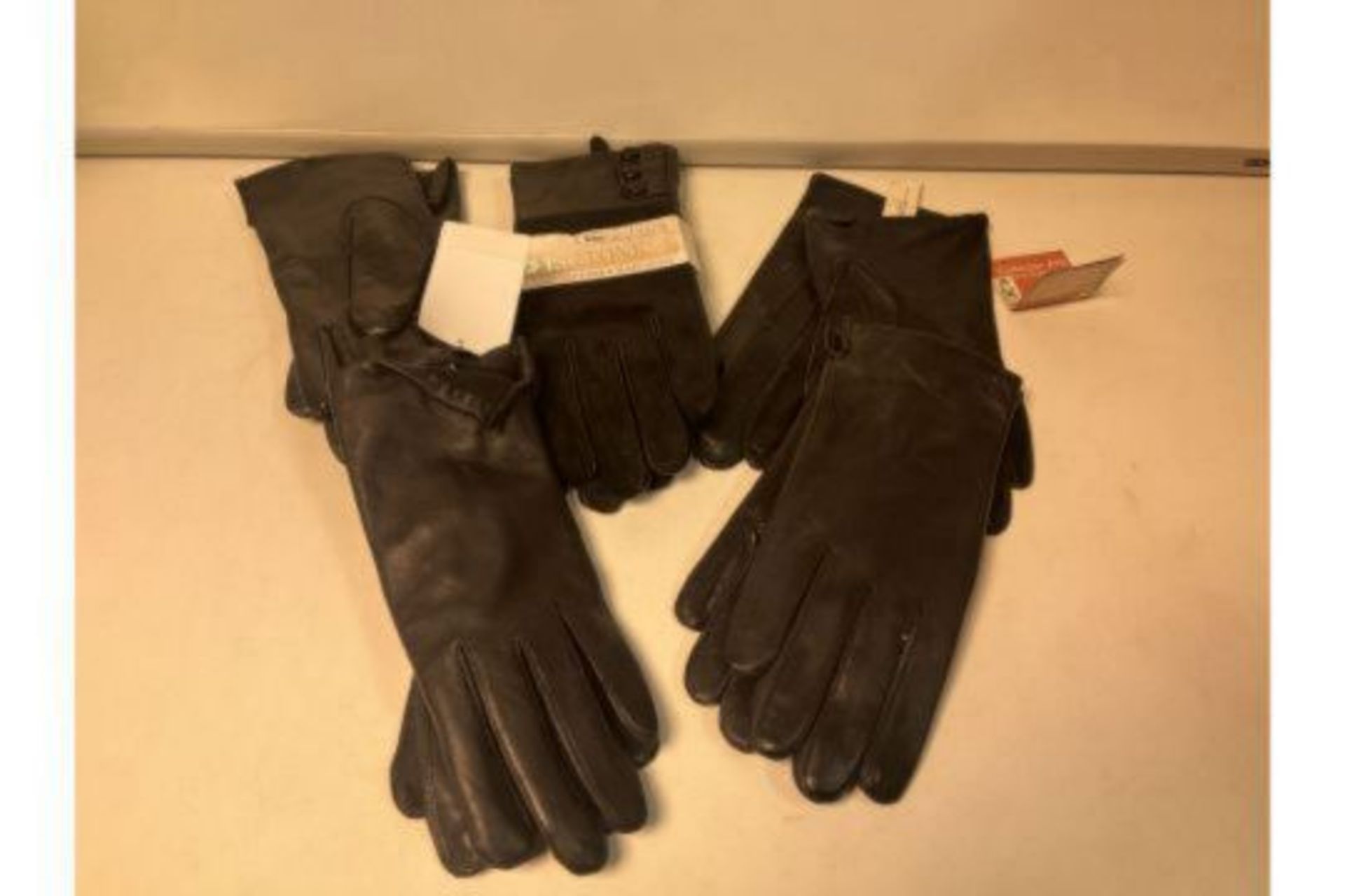 20 X BRAND NEW TOTES LEATHER GLOVES INVARIOUS STYLES AND SIZES