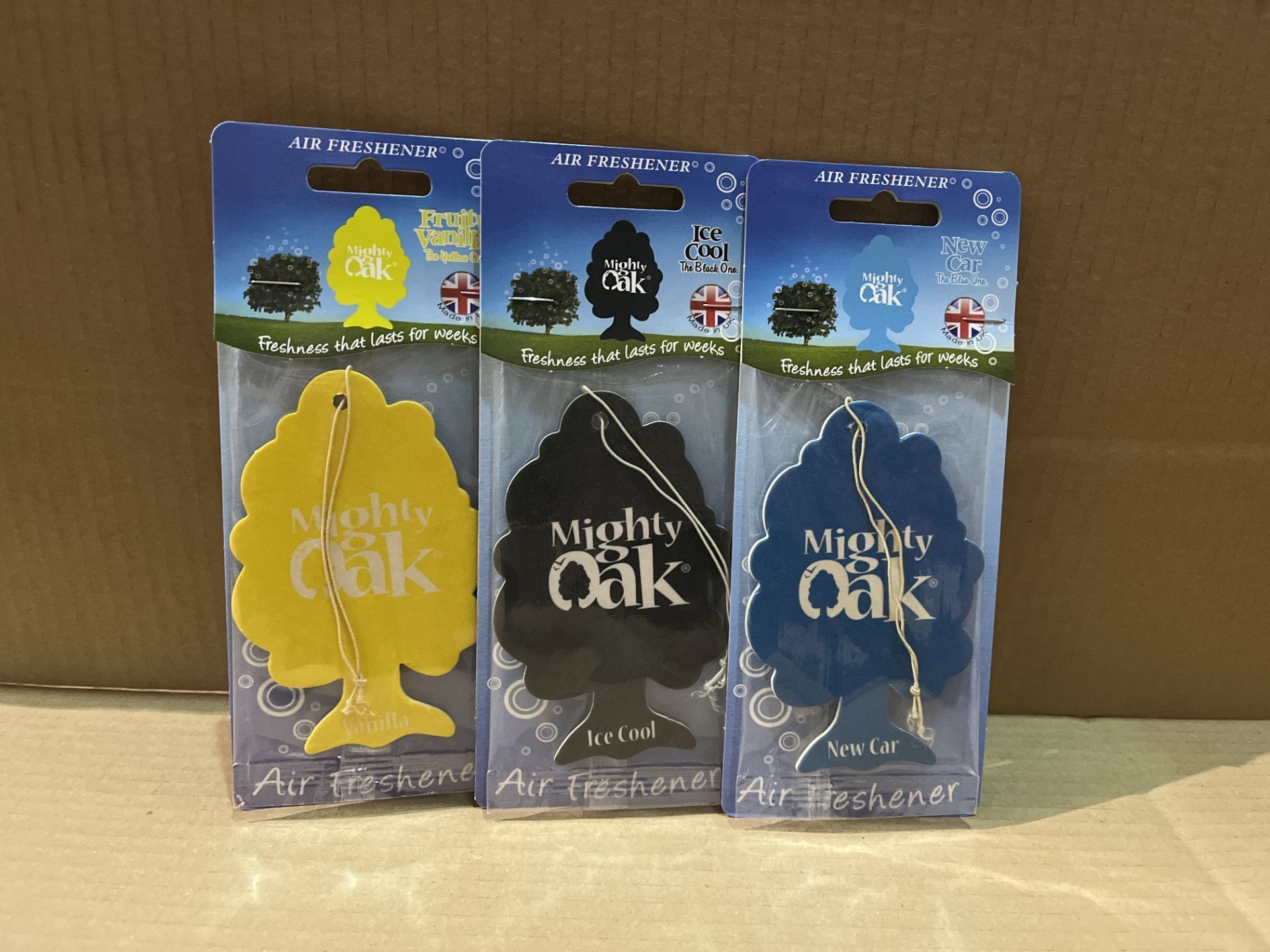 280 X BRAND NEW ASSORTED MIGHT OAK AIR FRESHENRES R12