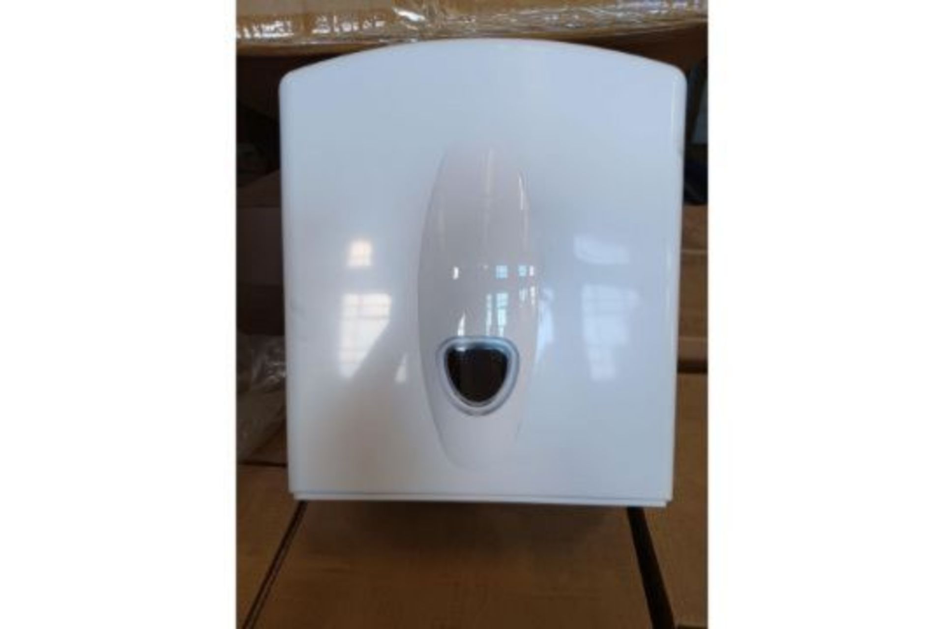 40 X BRAND NEW WHITE PAPER TOWEL DISPENSERS BC528W RRP £35 EACH S1P