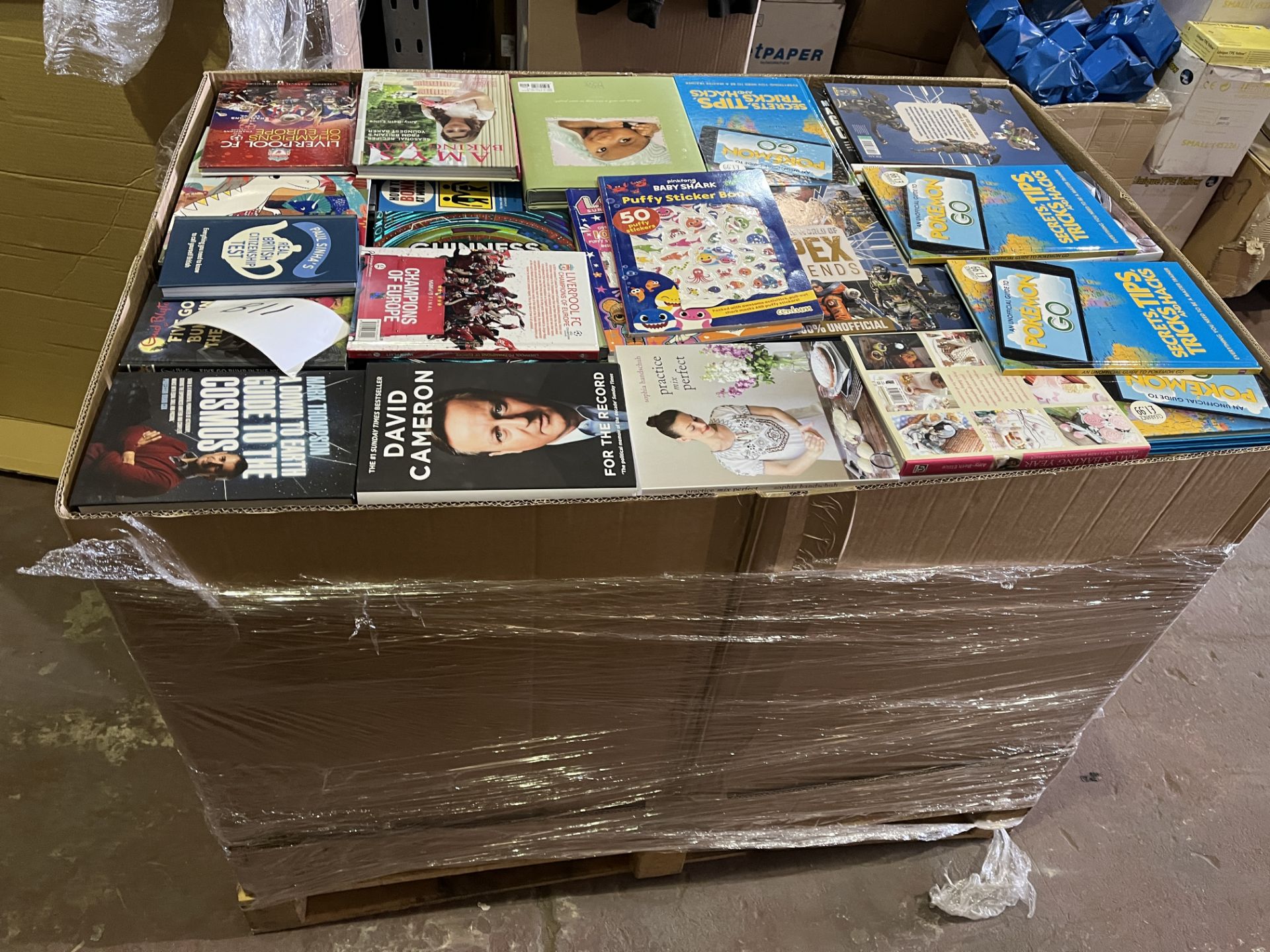 (B10) PALLET TO CONTAIN 484KG OF NEW BOOKS WITH AN ORIGINAL RRP VALUE OF £19,610.09. INCLUDES BOTH
