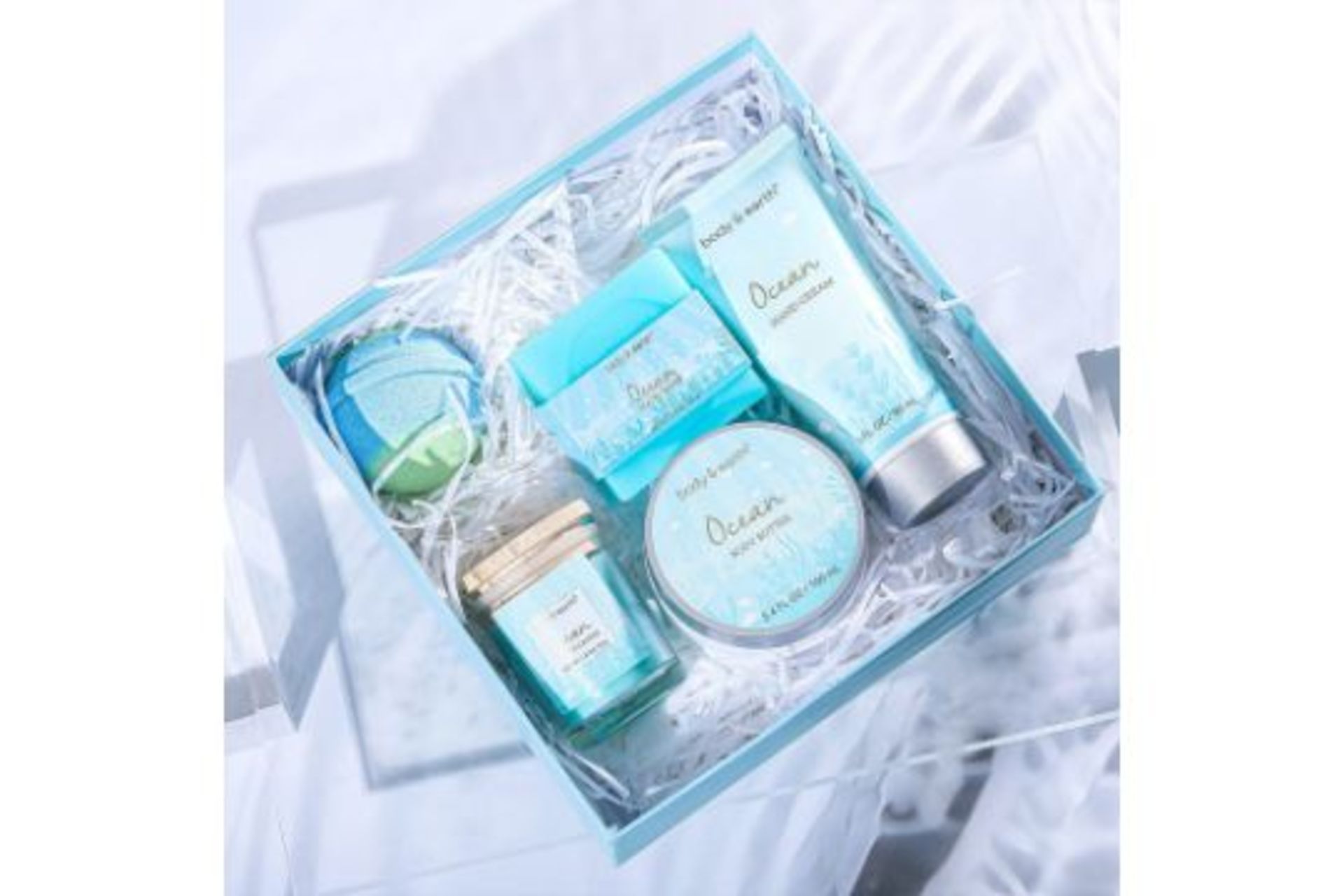 PALLET TO CONTAIN 120 x NEW BOXED BODY & EARTH OCEAN 5 PIECE GIFT SETS. EACH SET INCLUDES: BATH - Image 2 of 2