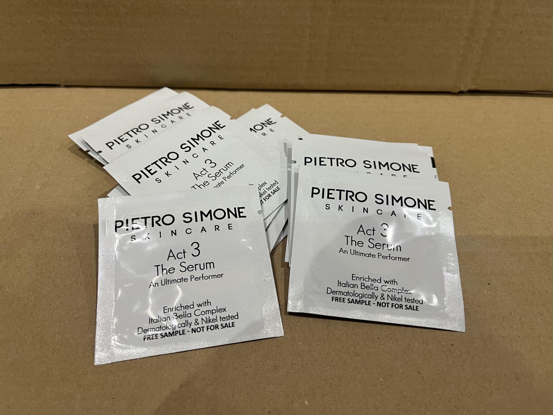 300 X BRAND NEW PIETRO SIMONE SKINCARE 3ML SAMPLES (ASSORTED) R19