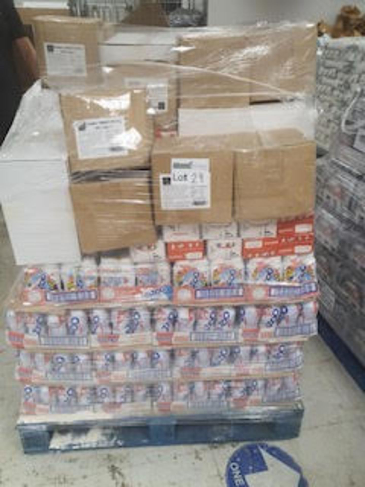 Pallet containing Lion chunky tomato salsa Yazoo milkshakes, Viva Mexico cheese sauce pots, Nacho