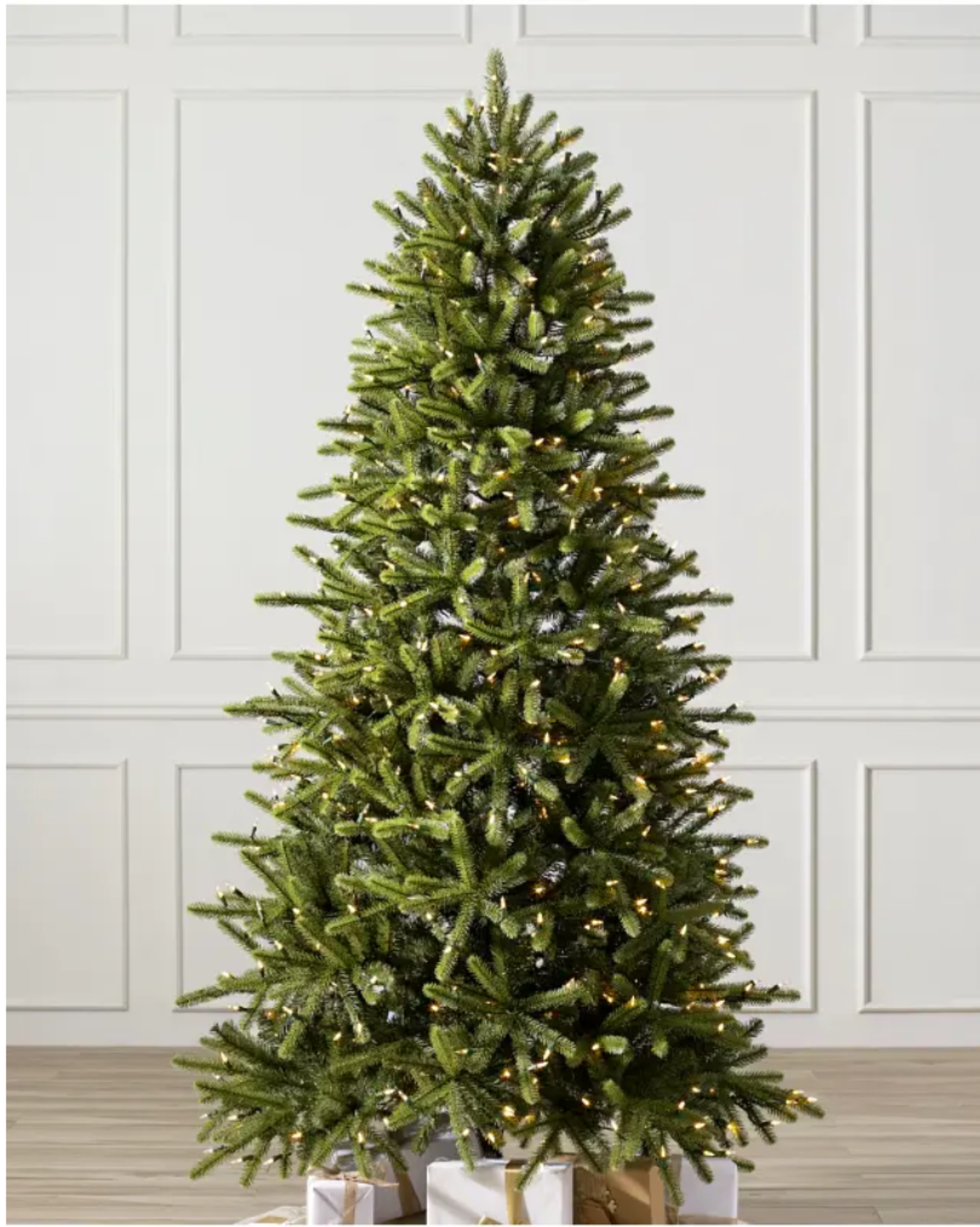 BH (The worlds leading Christmas Tree Brand) Grandview Fir 6ft Easy Plug with LED Clear Lights.