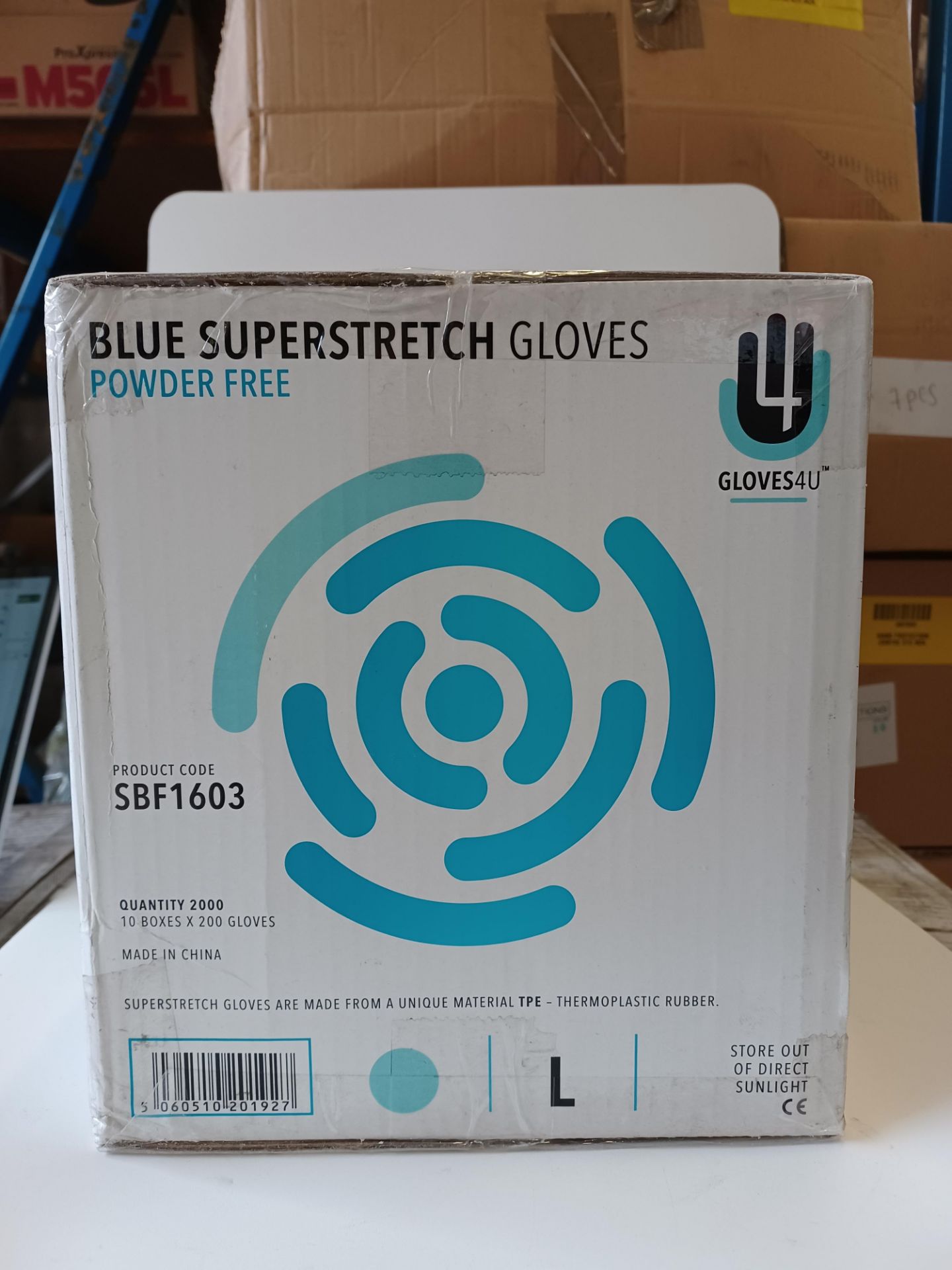 30 X NEW BOXES OF 100 BLUE SUPERSTRETH POWDER FREE WOKGLOVES. SIZE LARGE. S1-32