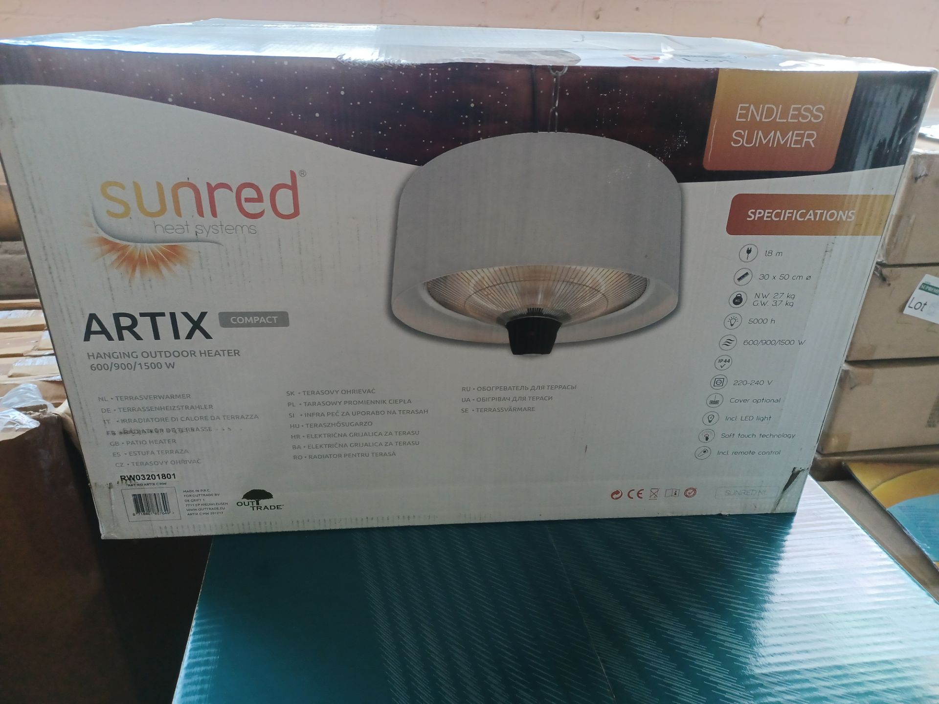 NEW BOXED SUNRED HEAT SYSTEMS ARTIX COMPACT HANGING OUTDOOR HEATER. MULTIPLE HEAT SETTINGS. 600, 900