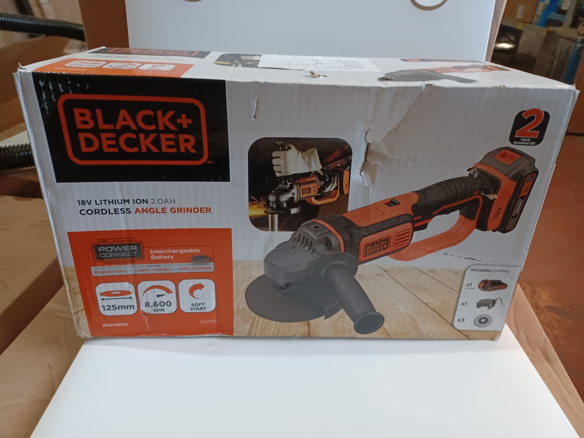 BLACK AND DECKER 18V CORDLESS ANGLE GRINDER - BW