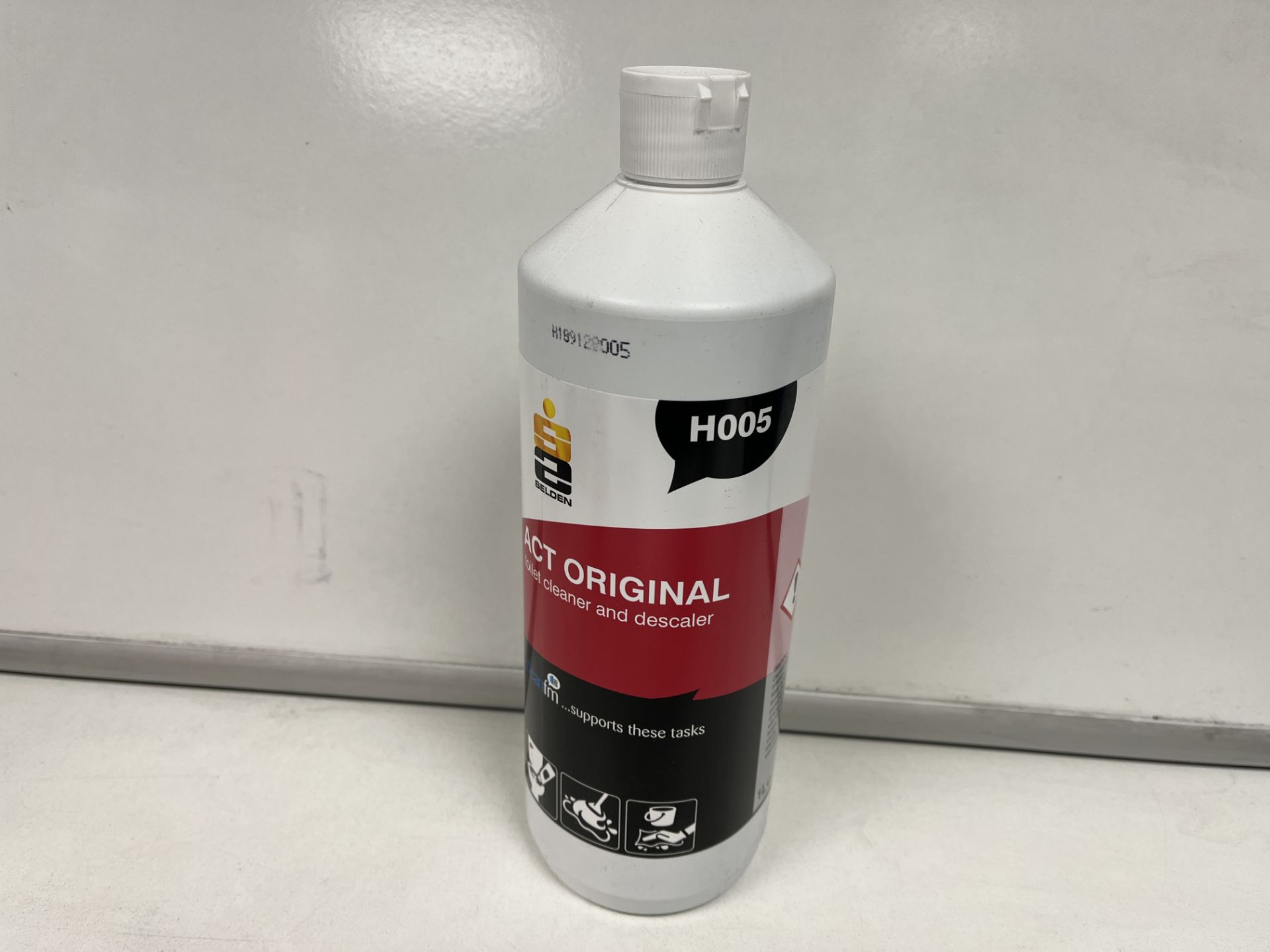 48 X BRAND NEW ACT PROFESSIONAL 1L TOILET CLEANER AND DESCALER R17-4