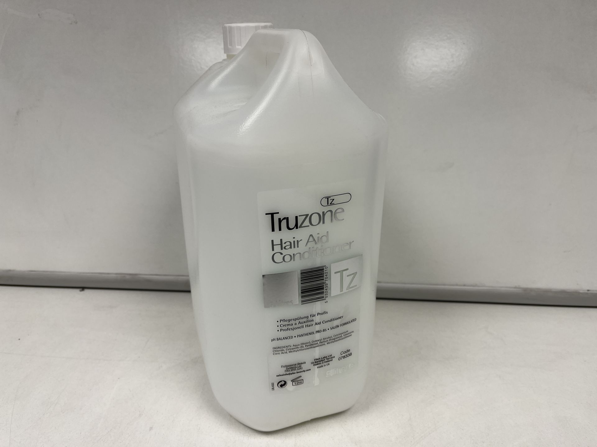 16 X BRAND NEW TRUZONE 5L HAIR AID CONDITIONER RRP £30 EACH R18-3