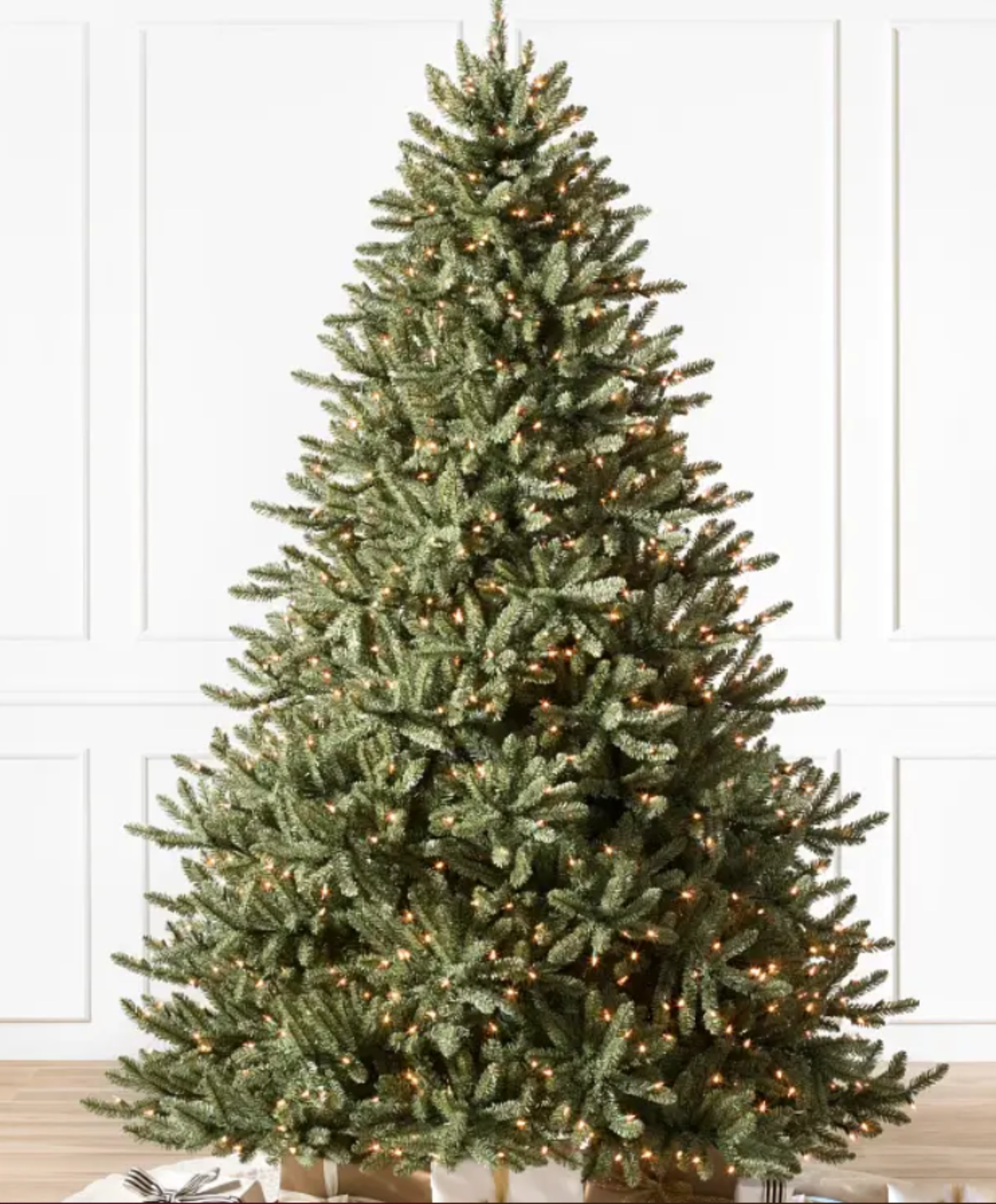 BH (The worlds leading Christmas Tree Brand) Canadian Blue Green Spruce 6' Tree with LED Clear