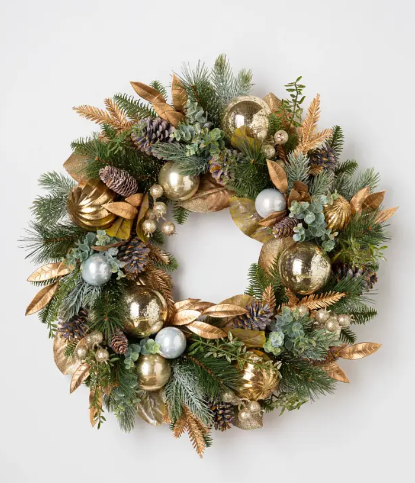 BH (The worlds leading Christmas Tree Brand) Gilded Forest Foliage 28" RRP £289.00.Bring a touch