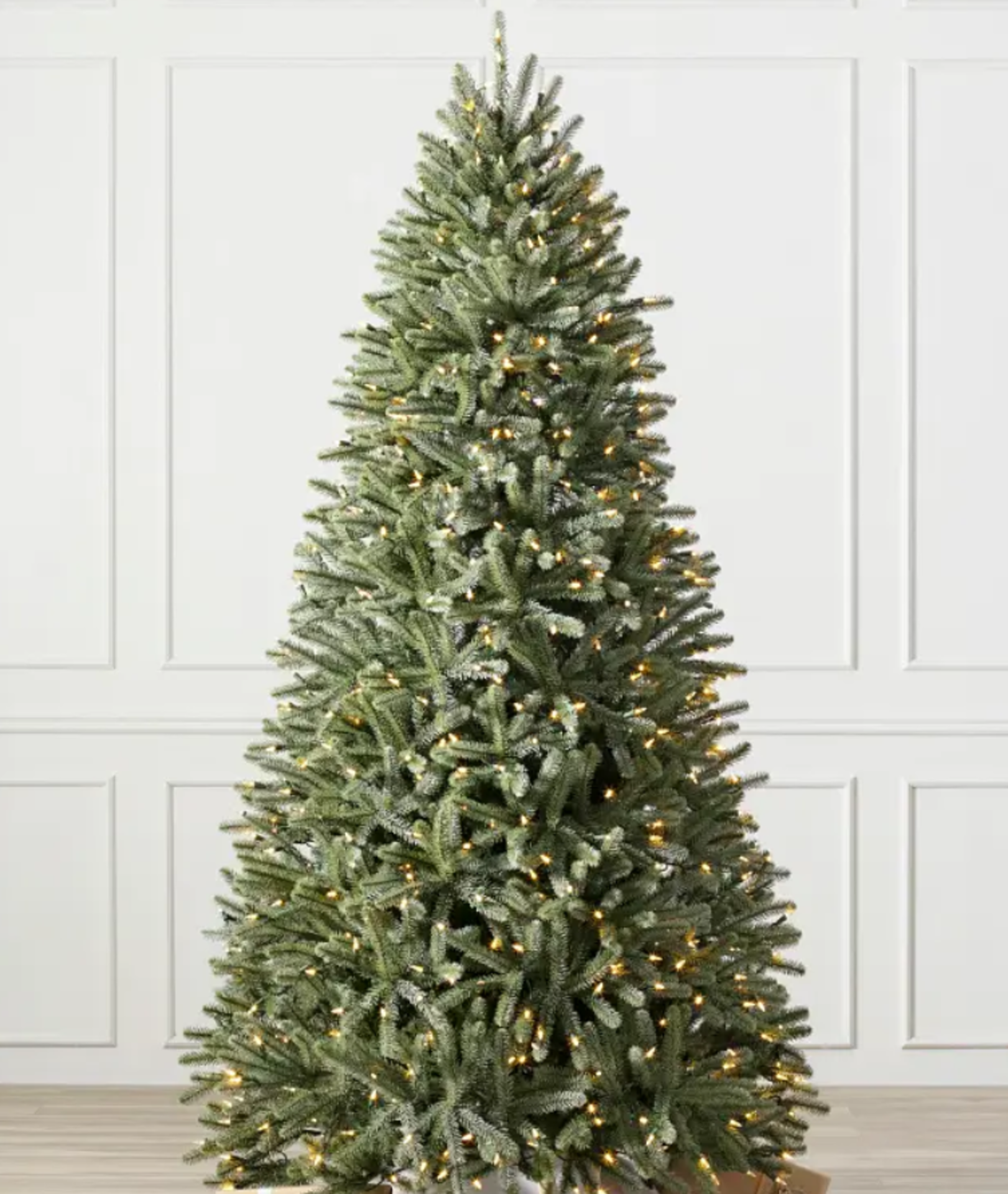 BH (The worlds leading Christmas Tree Brand) Royal Blue Spruce® 5' Tree with LED Clear Lights RRP £