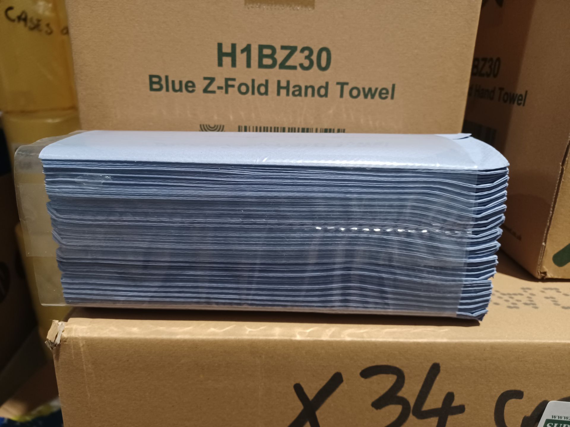 7 X BRAND NEW PACKS OF 12 BLUE Z-FOLD HAND TOWELS R3-2
