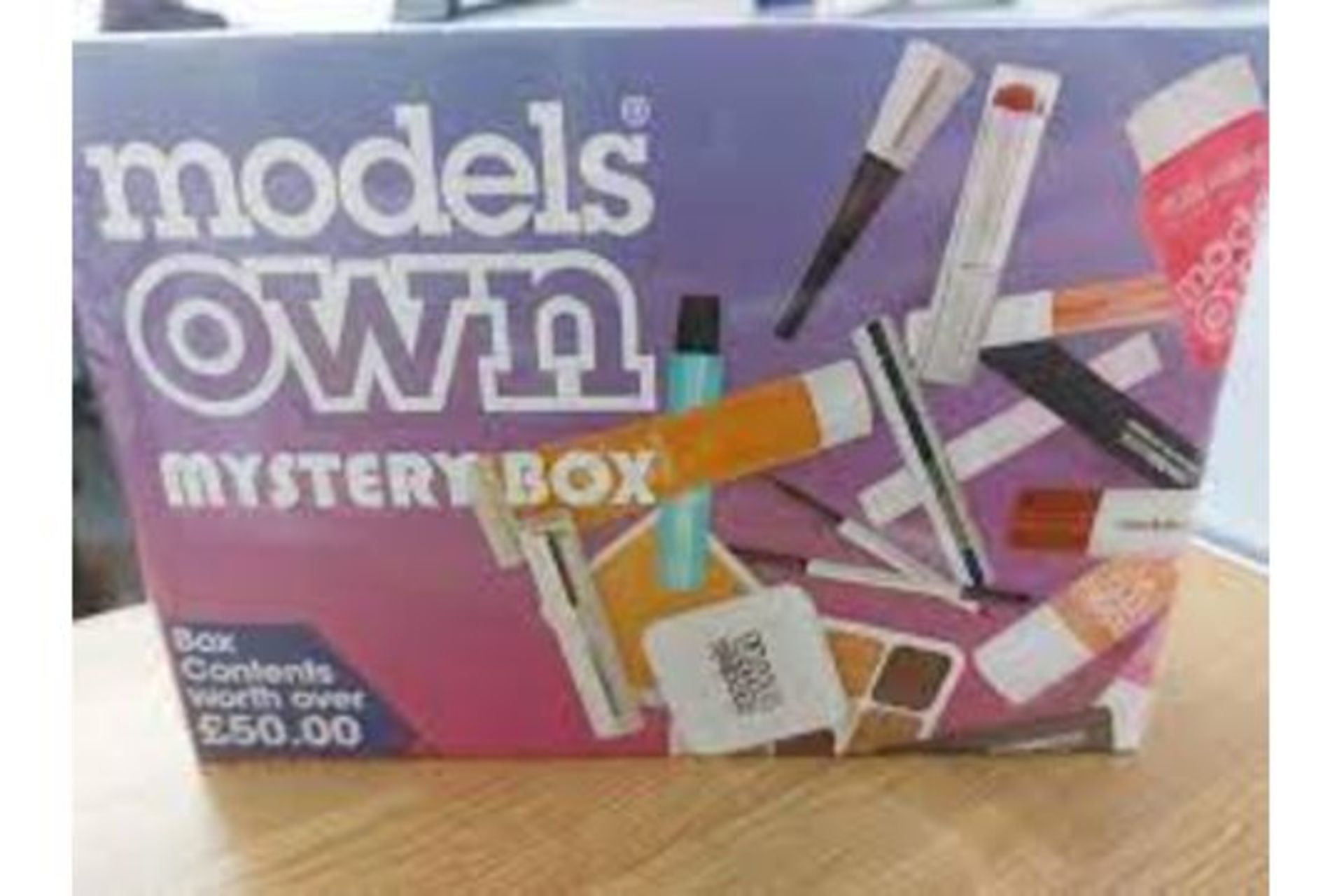 TRADE LOT 15 X NEW BOXED MODELS OWN MYSTERY MAKE UP BOX. EACH BOX CONTAINS OVER £50 WORTH OF MAKE