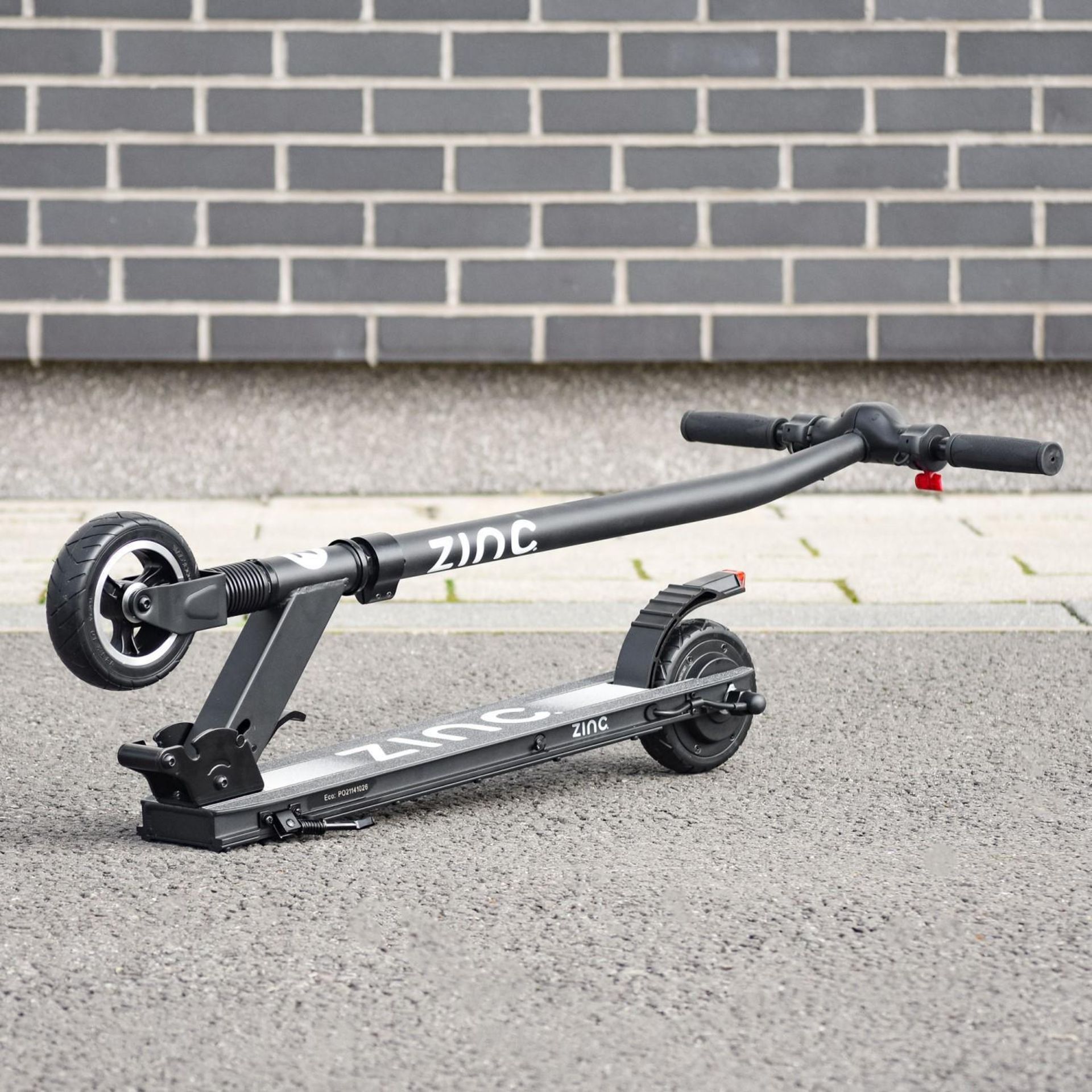 Zinc Eco Electric Scooter Gen 2. RRP £289.99 There’s so much fun to be had with the new ECO - Image 2 of 2