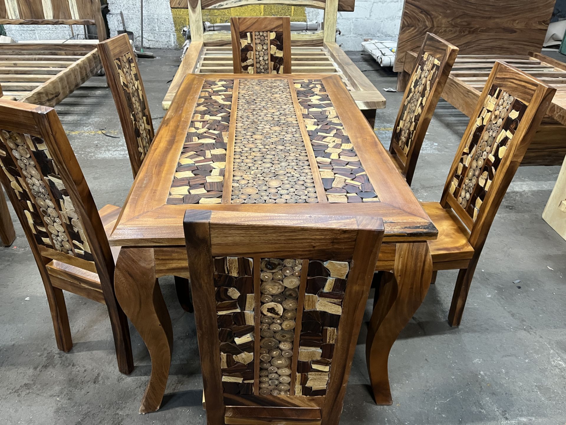 BRAND NEW SOLID WOOODEN SUAR LENONG COIN TABLE WITH 6 CHAIRS 160 X 90 X 76 RRP £2795 - Image 2 of 5