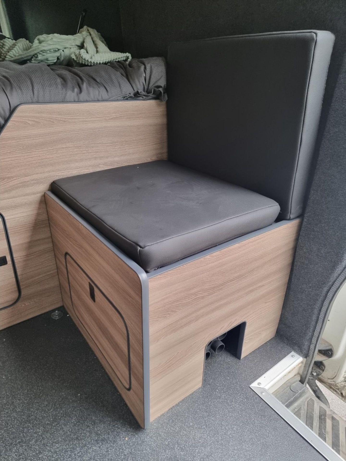 GC16 YVE VOLKSWAGEN CRAFTER CR35 Long Wheel Based Camper Van   2.0 TDI     136PS High Roof Van - Image 26 of 40