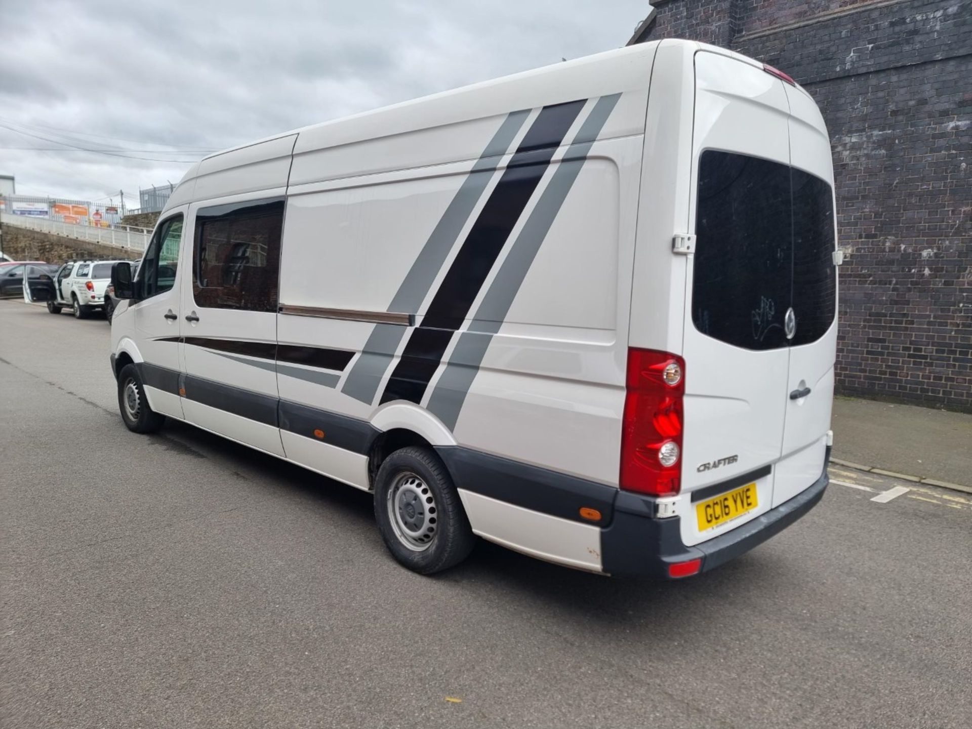 GC16 YVE VOLKSWAGEN CRAFTER CR35 Long Wheel Based Camper Van   2.0 TDI     136PS High Roof Van - Image 3 of 40