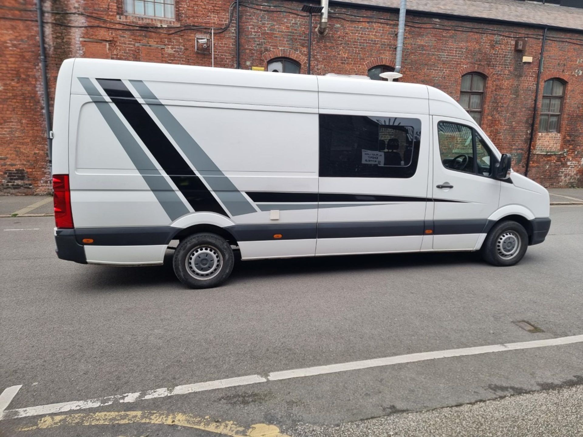 GC16 YVE VOLKSWAGEN CRAFTER CR35 Long Wheel Based Camper Van   2.0 TDI     136PS High Roof Van - Image 6 of 40