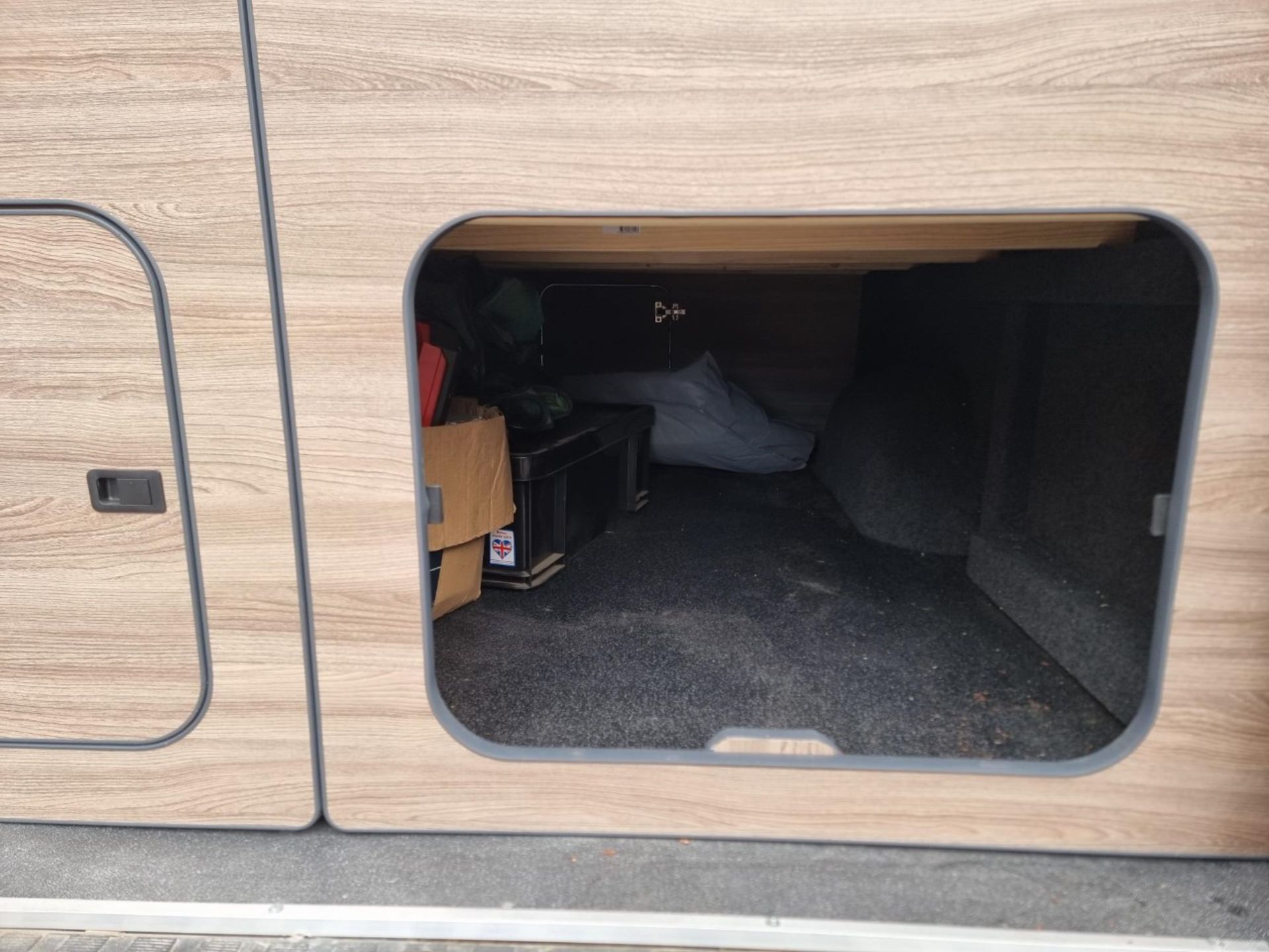 GC16 YVE VOLKSWAGEN CRAFTER CR35 Long Wheel Based Camper Van   2.0 TDI     136PS High Roof Van - Image 34 of 40