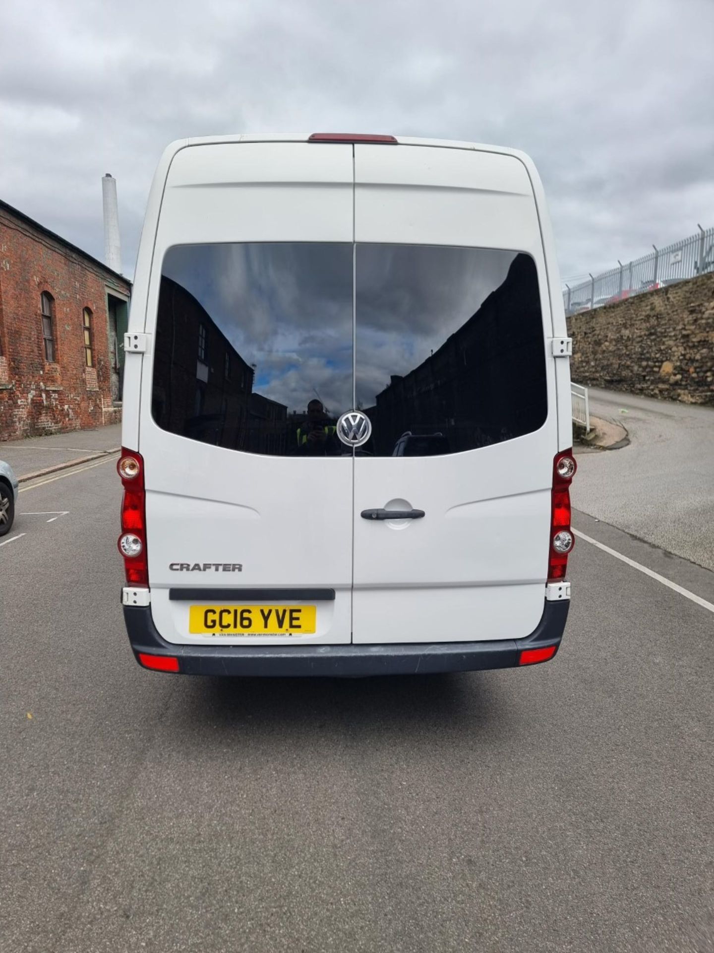 GC16 YVE VOLKSWAGEN CRAFTER CR35 Long Wheel Based Camper Van   2.0 TDI     136PS High Roof Van - Image 4 of 40