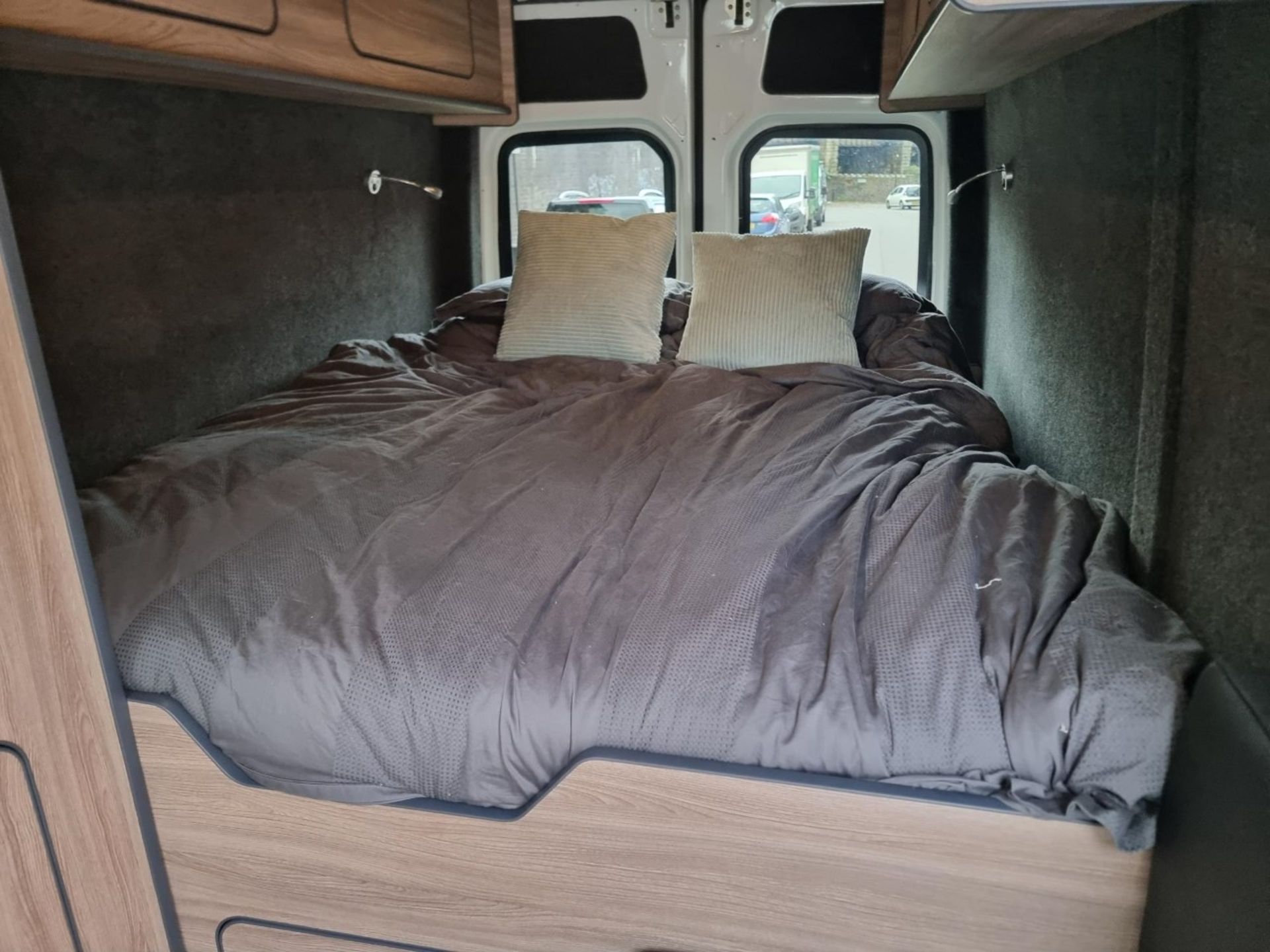 GC16 YVE VOLKSWAGEN CRAFTER CR35 Long Wheel Based Camper Van   2.0 TDI     136PS High Roof Van - Image 24 of 40