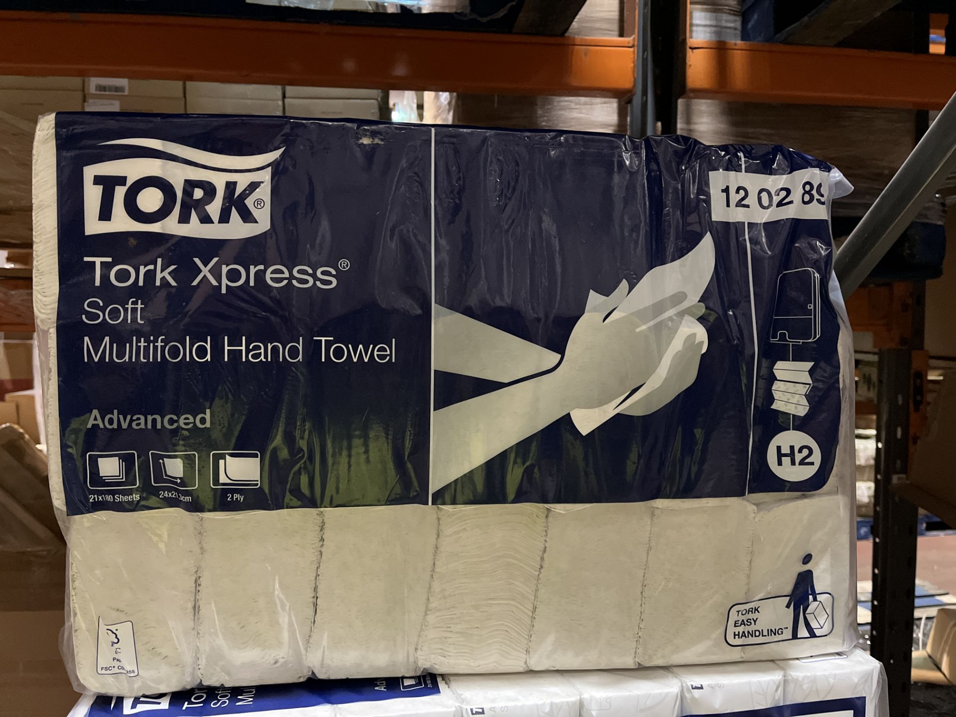 2 X BRAND NEW TORK PACK OF 21 ADVANCED INTERFOLD HAND TOWEL 2 PLY 120289 RRP £120 PER PACK R11-5