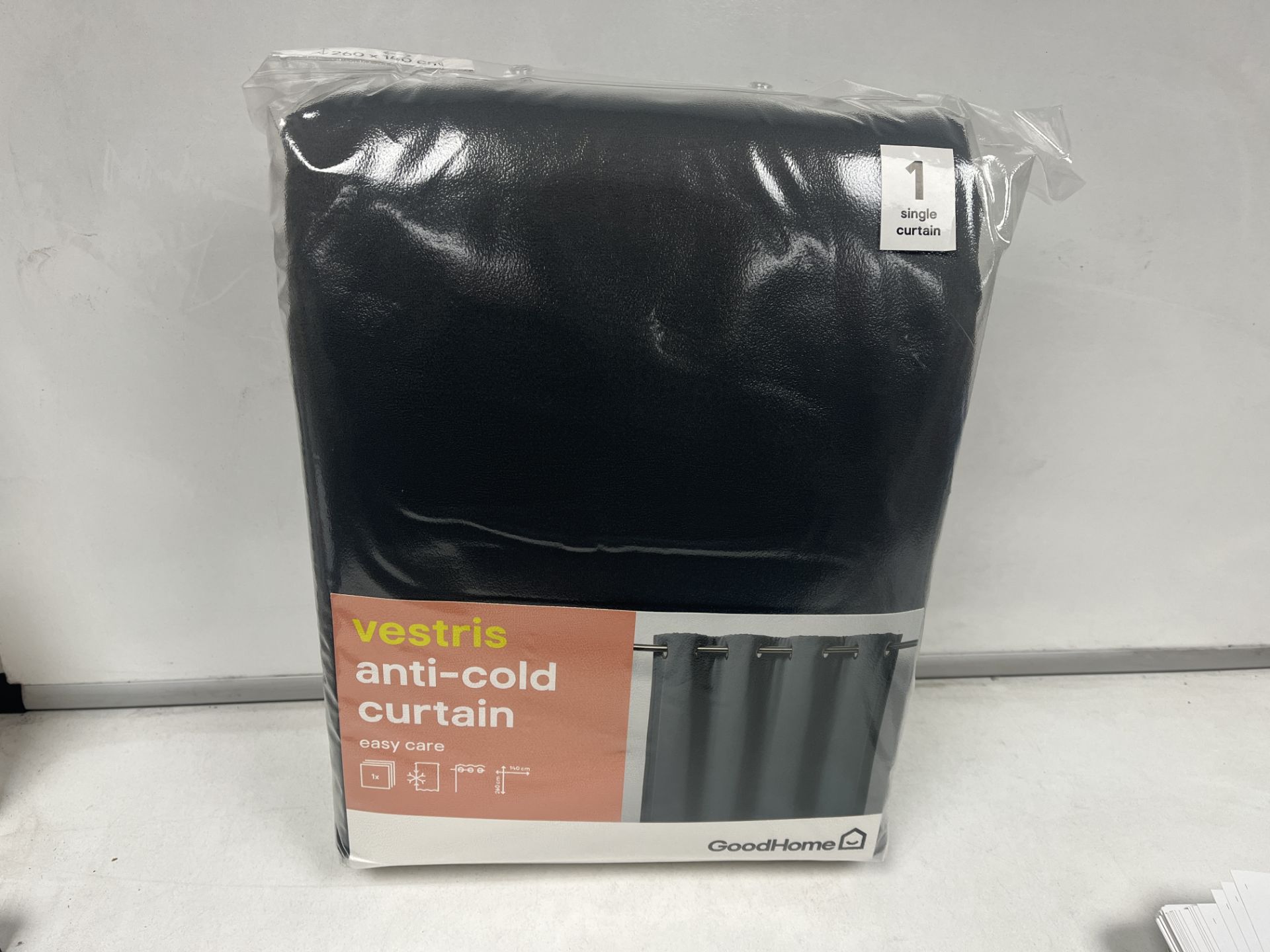 10 X BRAND NEW VESTRIS ANTI COLD CURTAINS 260 X 140CM R1-5