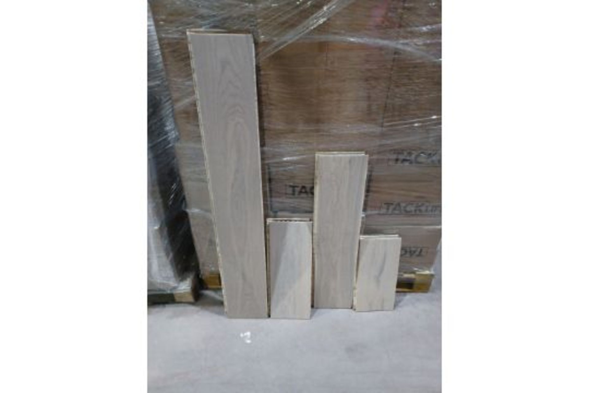 PALLET TO CONTAIN 28 x NEW PACKS OF Agung Vintage grey Oak Real wood top layer flooring, Each pack