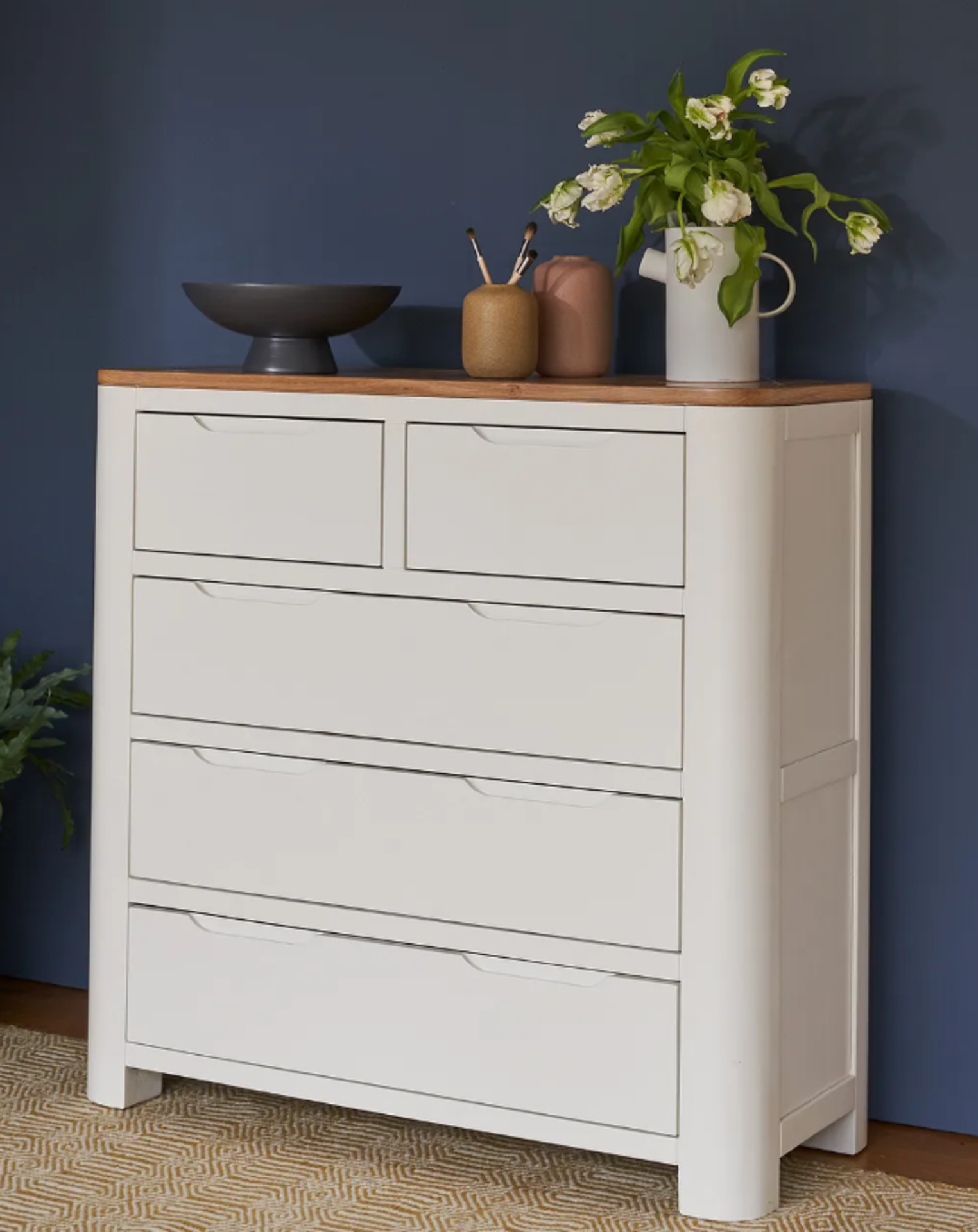 HOVE Natural Oak Painted 5 Drawer Chest. RRP £499.99. Fresh and modern chest of drawers, two over