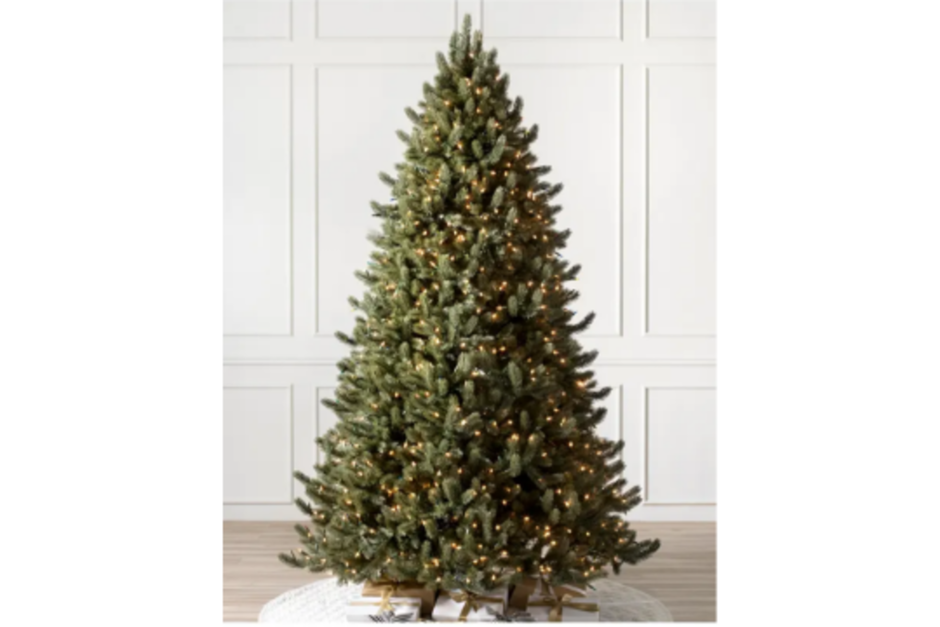 BH Vermont White Spruce® 10ft with Clear LED Lights. RRP £2,199.00 *3 boxes*.