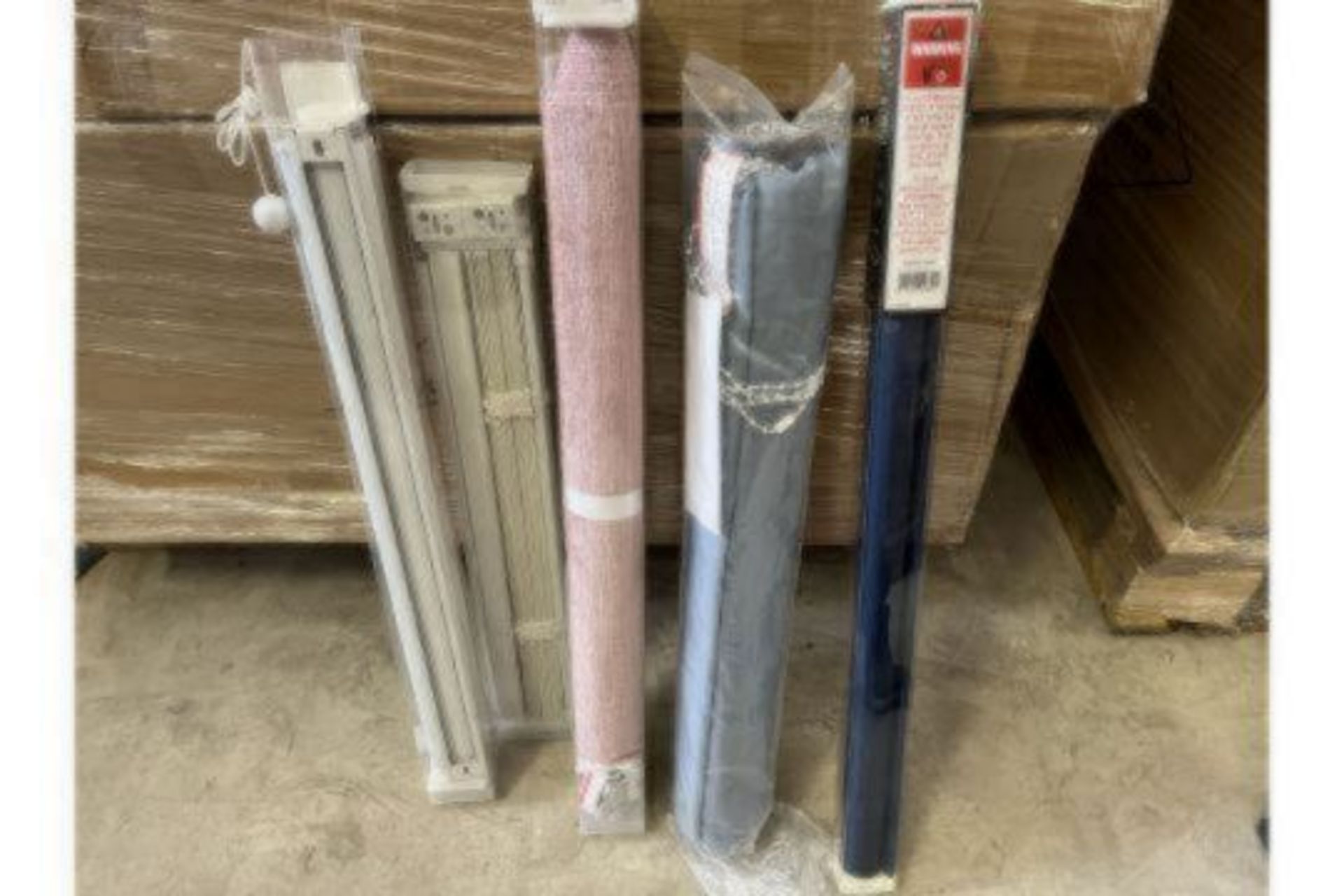 8 X BRAND NEW BLACKOUT ROLLER BLINDS IN VARIOUS COLOURS AND SIZES S1P