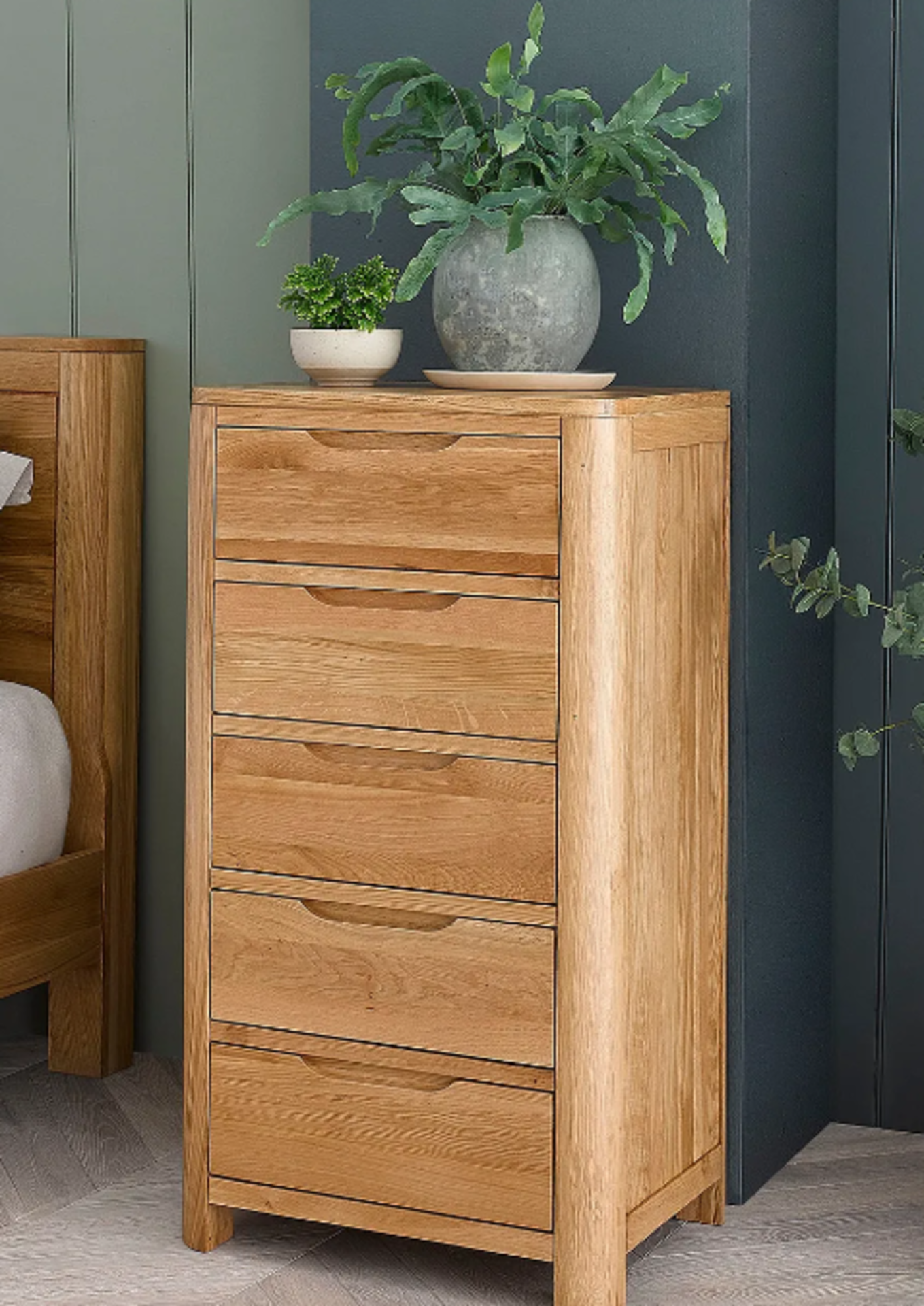 ROMSEY Natural Solid Oak 5 Drawer Chest. RRP £549.99. Our Romsey 2+3 chest of drawers is a