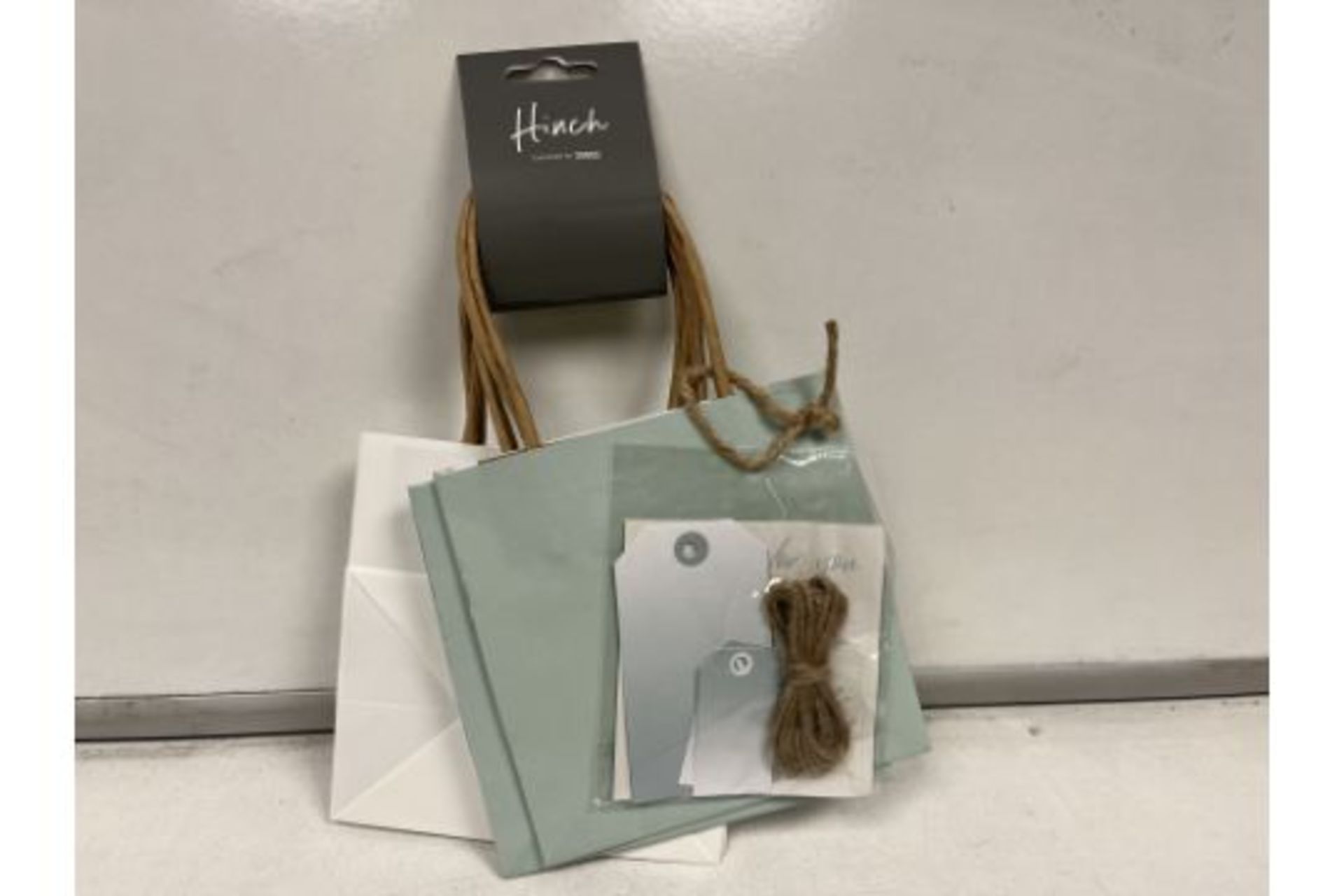 48 X NEW PACKS OF 4 MRS HINCH GIFT BAGS AND GIFT TAGS SETS. (ROW10RACK)