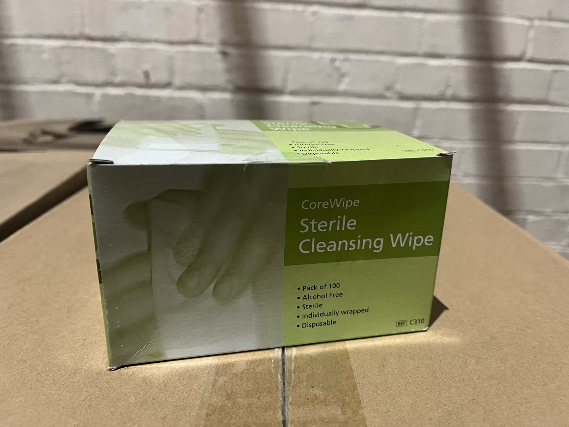 40 X BRAND NEW PACKS OF 100 COREWIPE STERILE CLEANSING WIPES R9-10