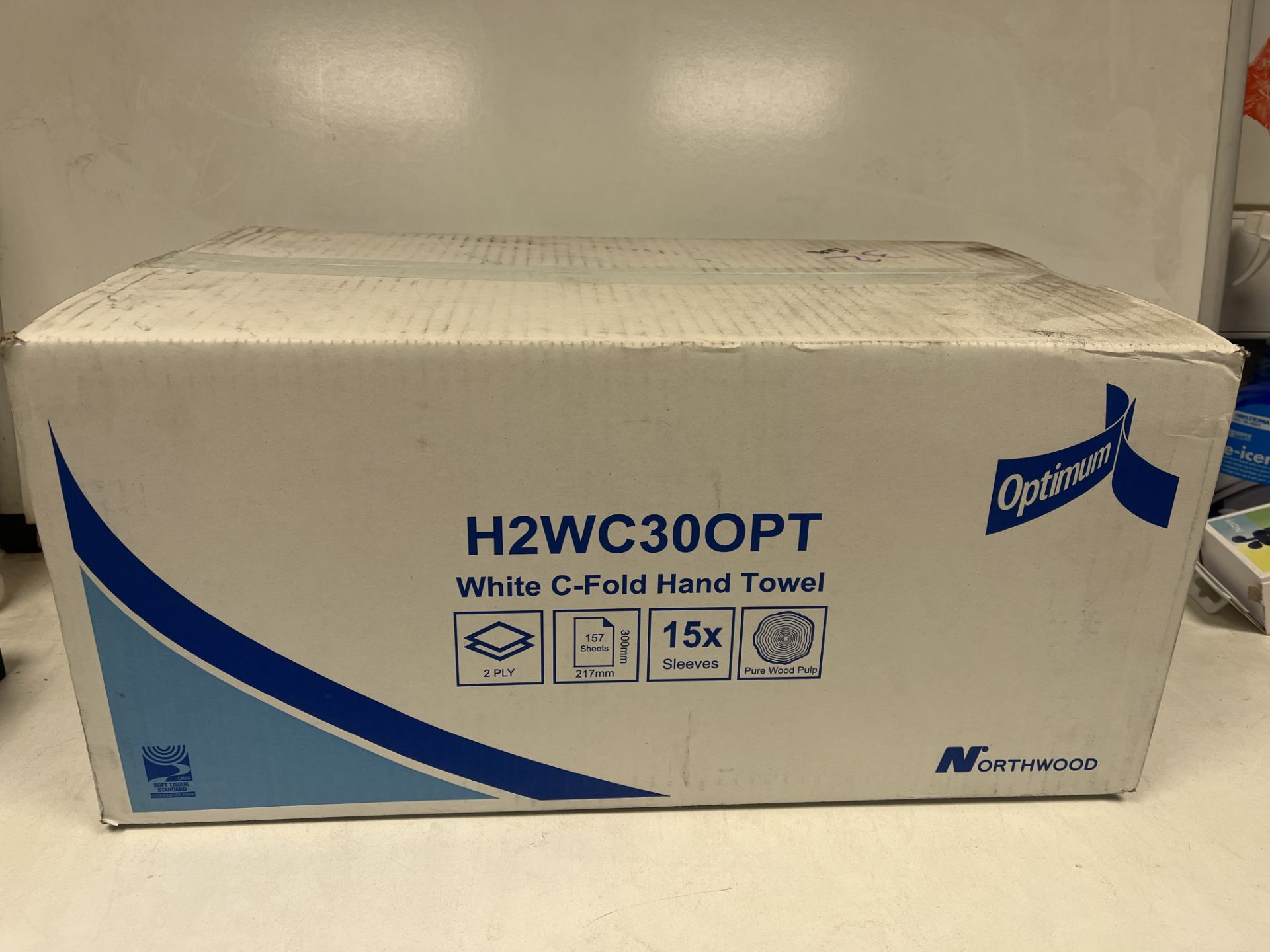 8 X NEW BOXES OF NORTHWOOD OPTIMUM WHITE C-FOLD HAND TOWELS. EACH BOX CONTAINS 15 SLEEVES OF 157