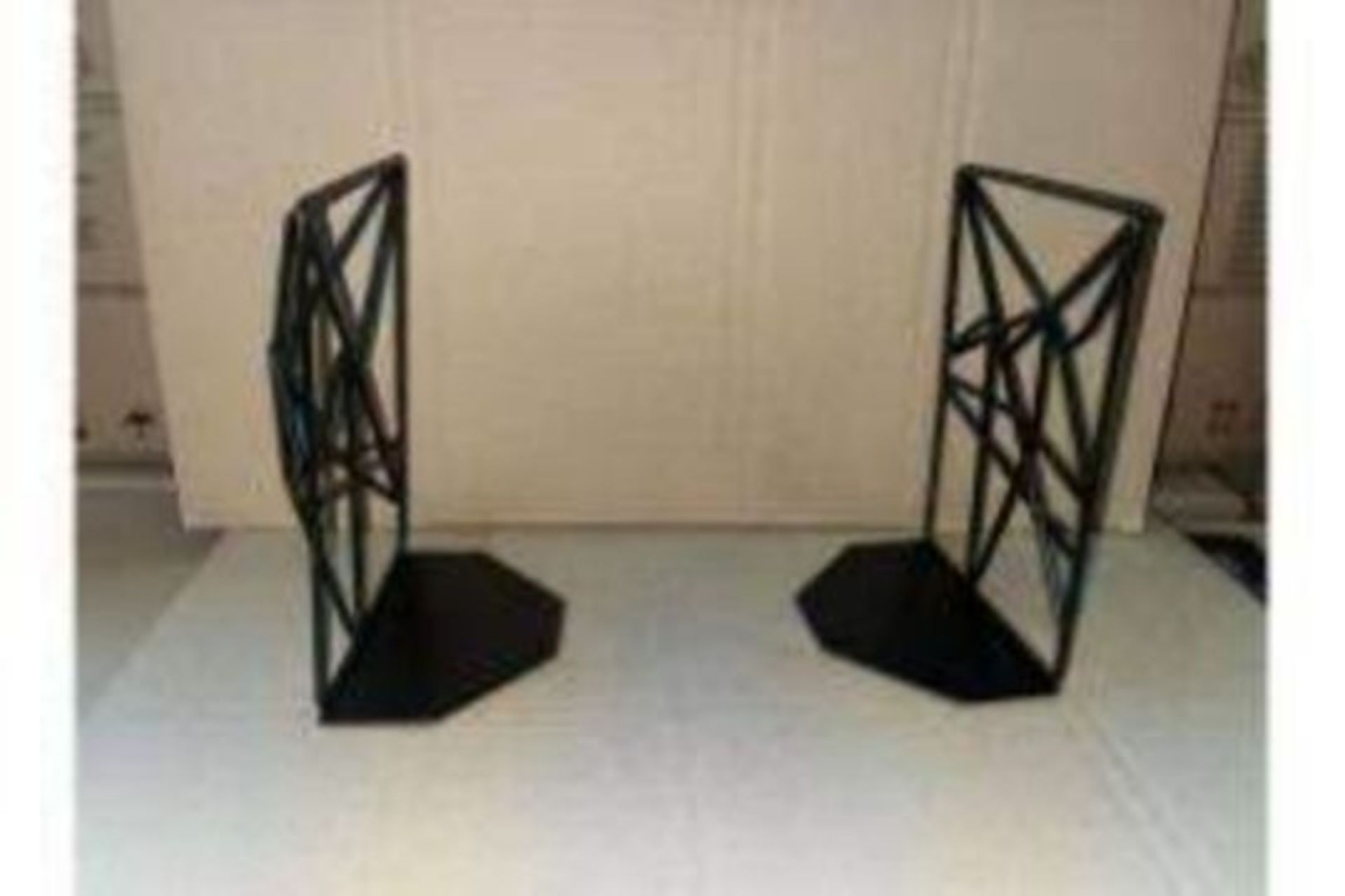 60 X BRAND NEW BLACK GEOMETRIC BOOK ENDS R17