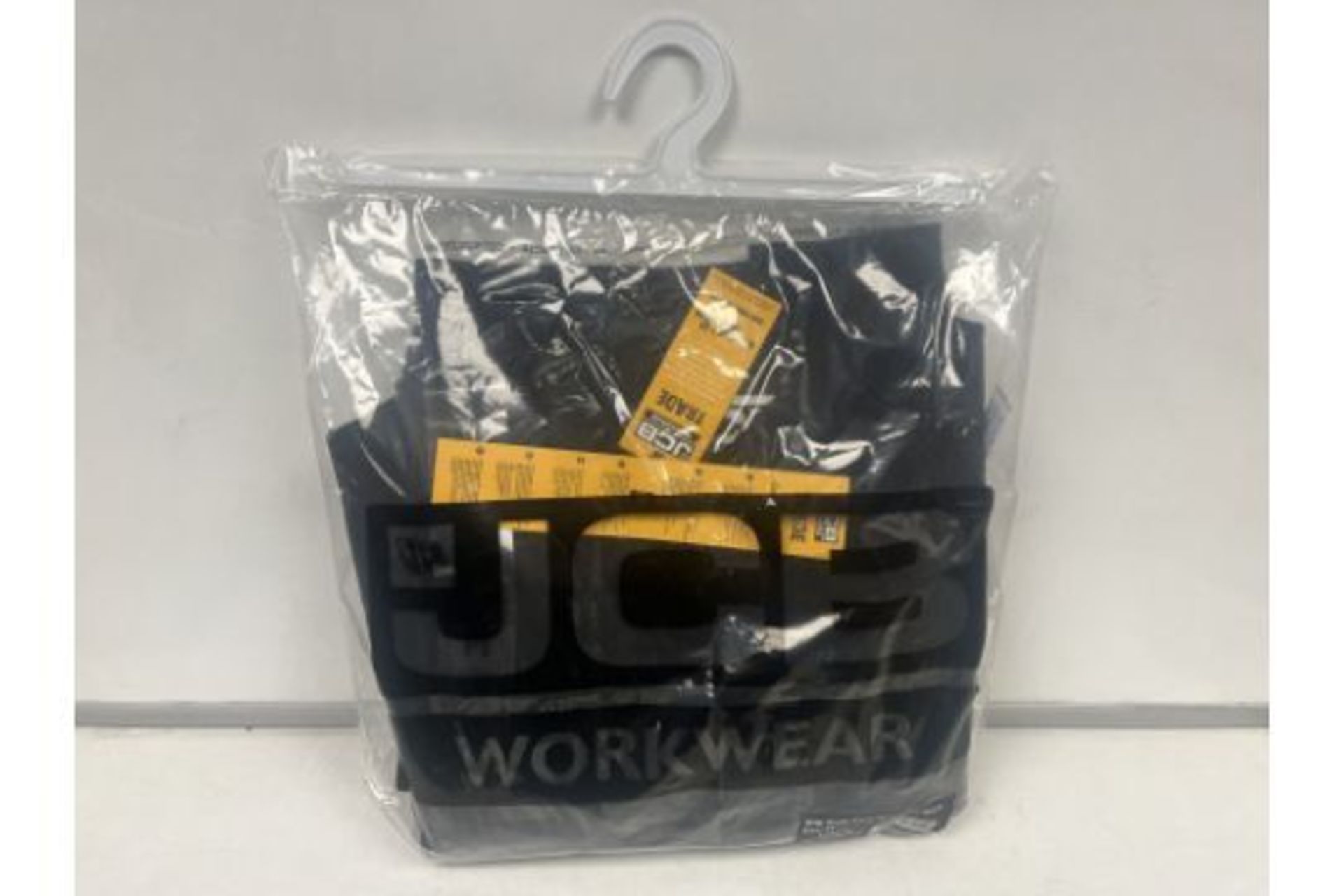 5 X NEW PACKAGED JCB TRADE CREW SWEATSHIRTS IN BLACK. SIZE MEDIUM. ROW5.5RACK